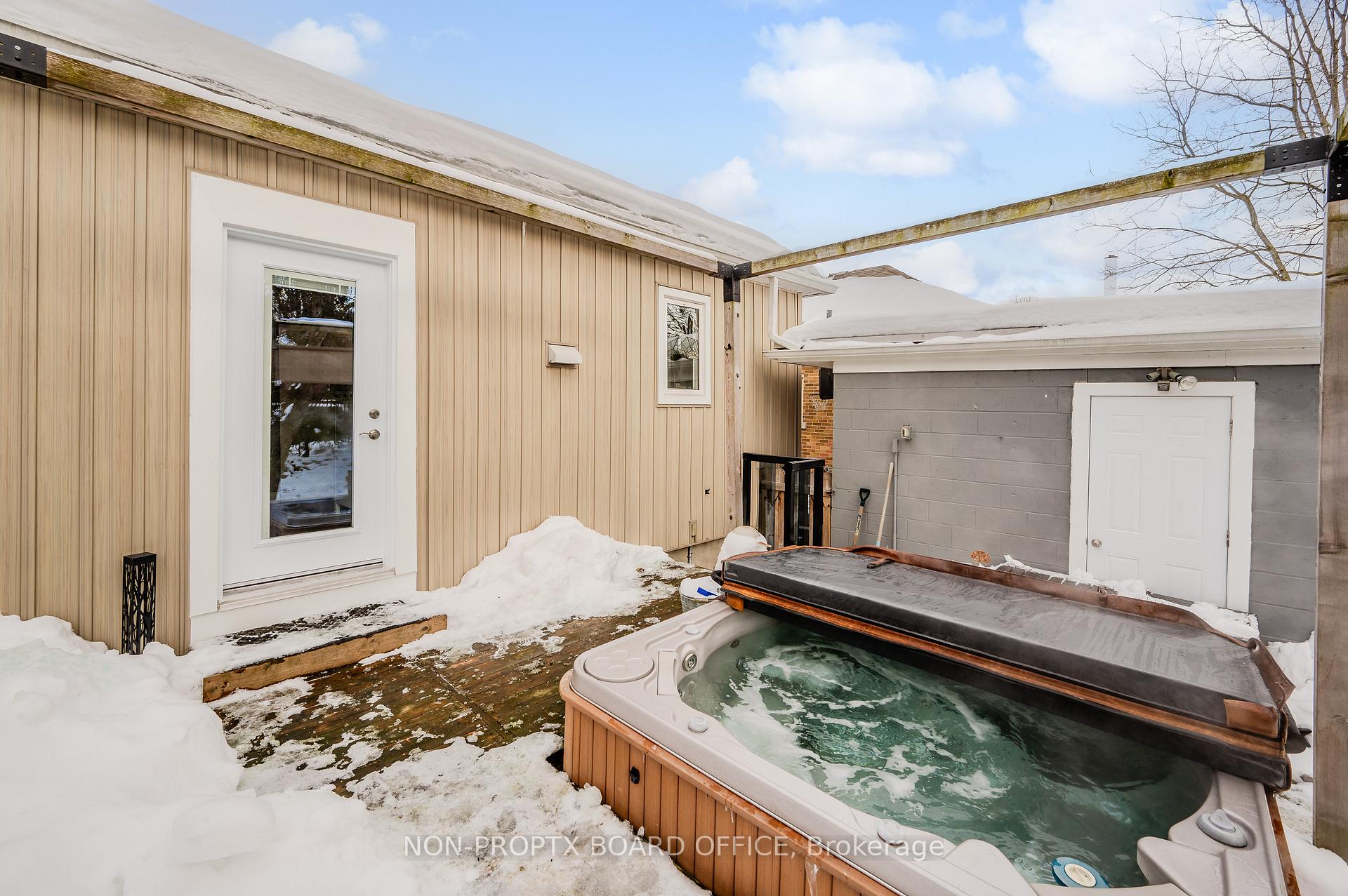 Photo 31 of 15 Esson Street, Kitchener — HOMEH