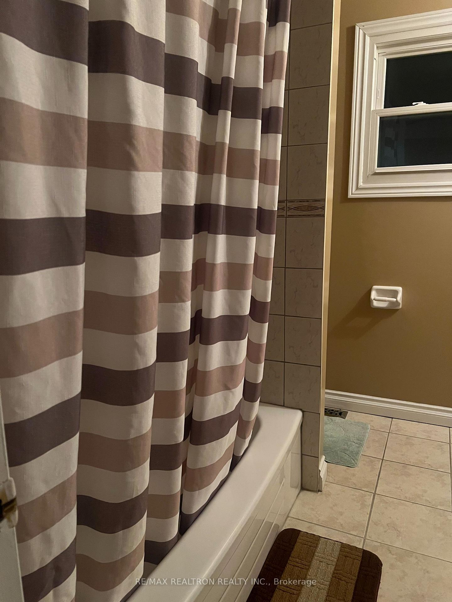 Photo 9 of 22 Hillcroft Drive E, Markham, Milliken Mills East — HOMEH