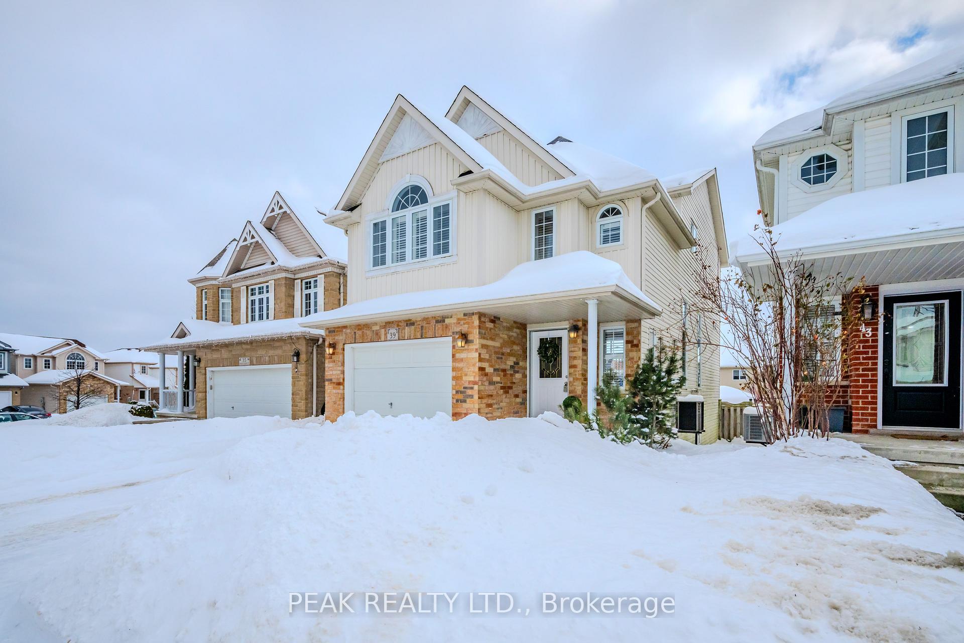 Photo 3 of 39 Winding Meadow Court, Kitchener — HOMEH