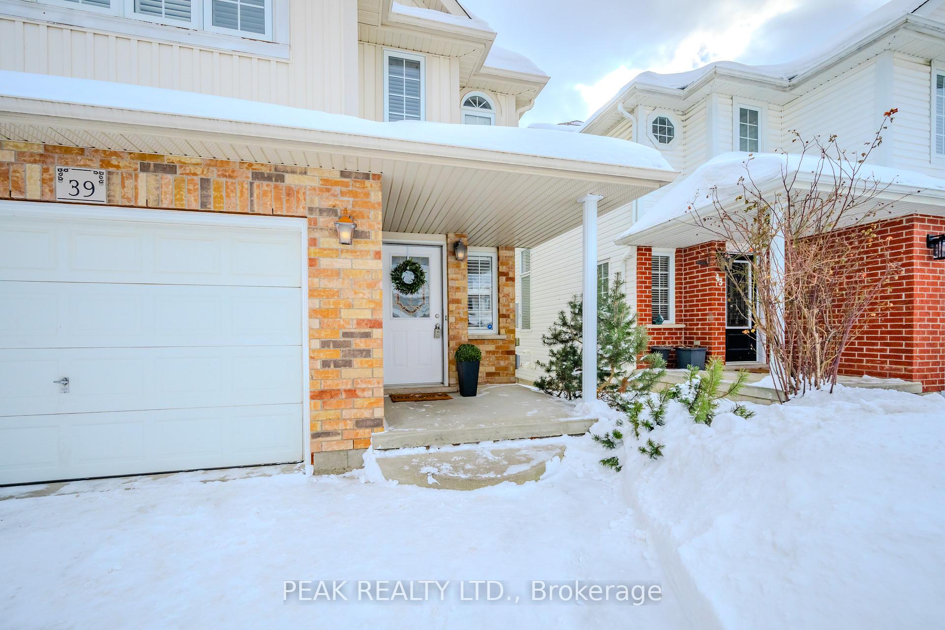 Photo 4 of 39 Winding Meadow Court, Kitchener — HOMEH