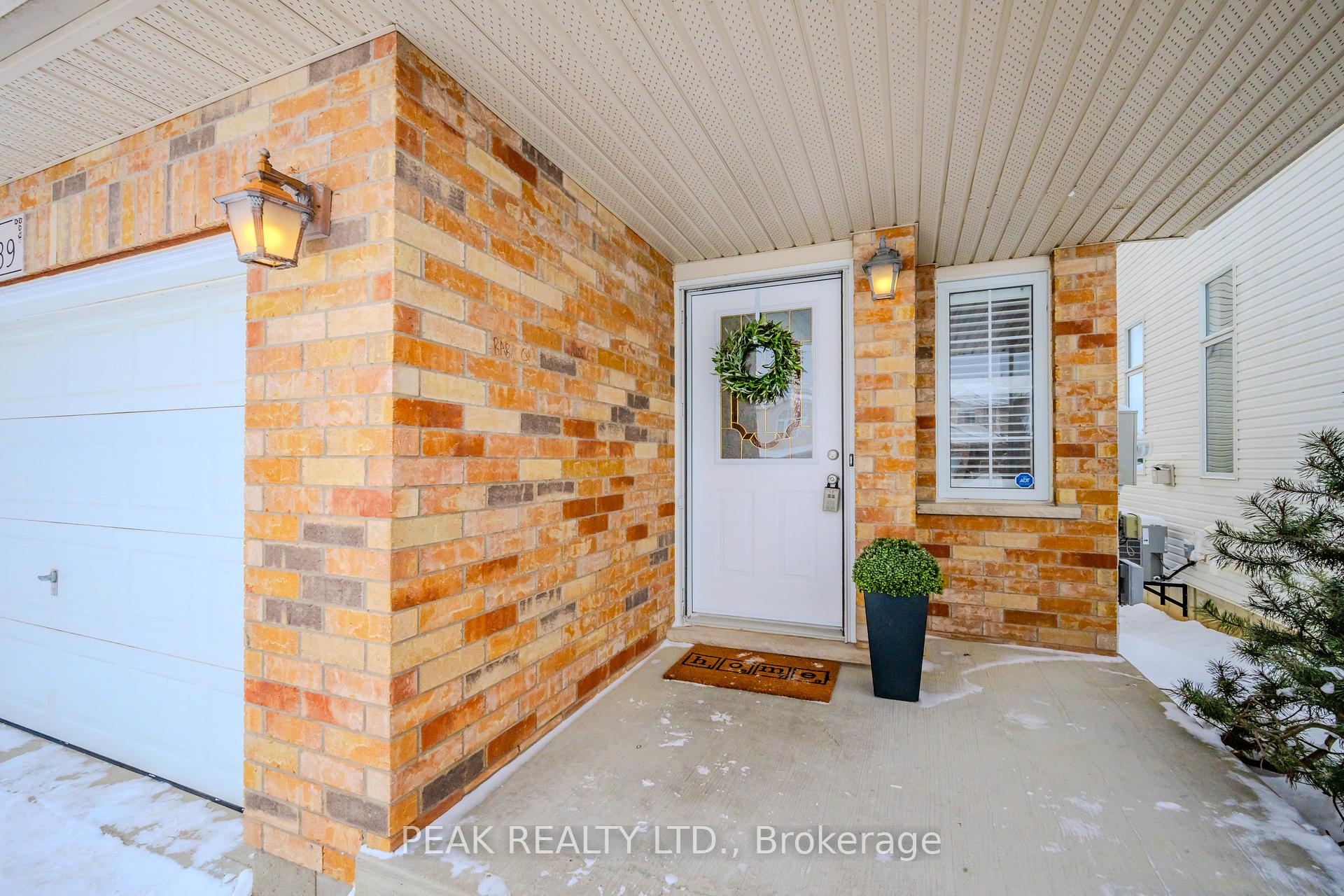 Photo 5 of 39 Winding Meadow Court, Kitchener — HOMEH