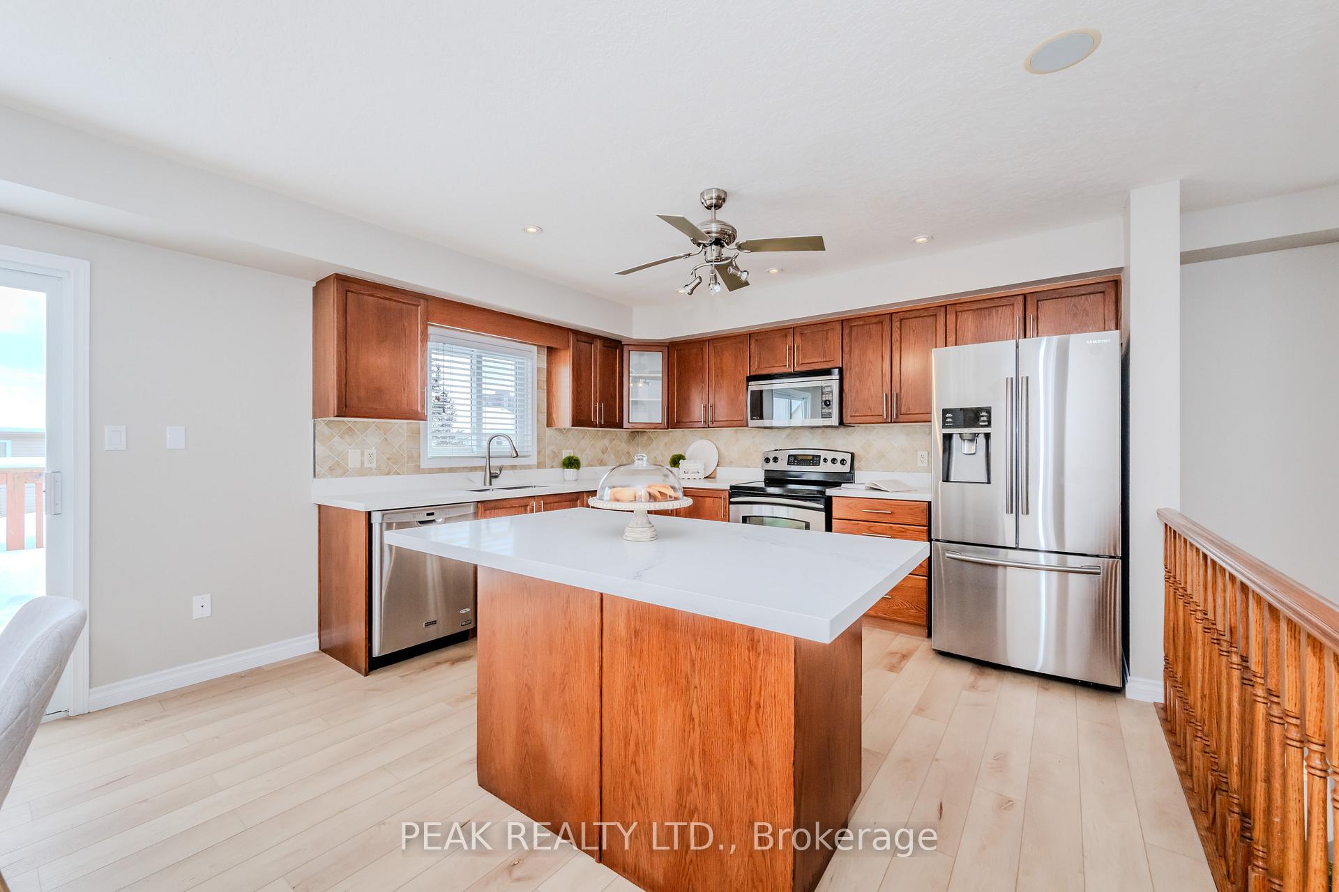 Photo 15 of 39 Winding Meadow Court, Kitchener — HOMEH