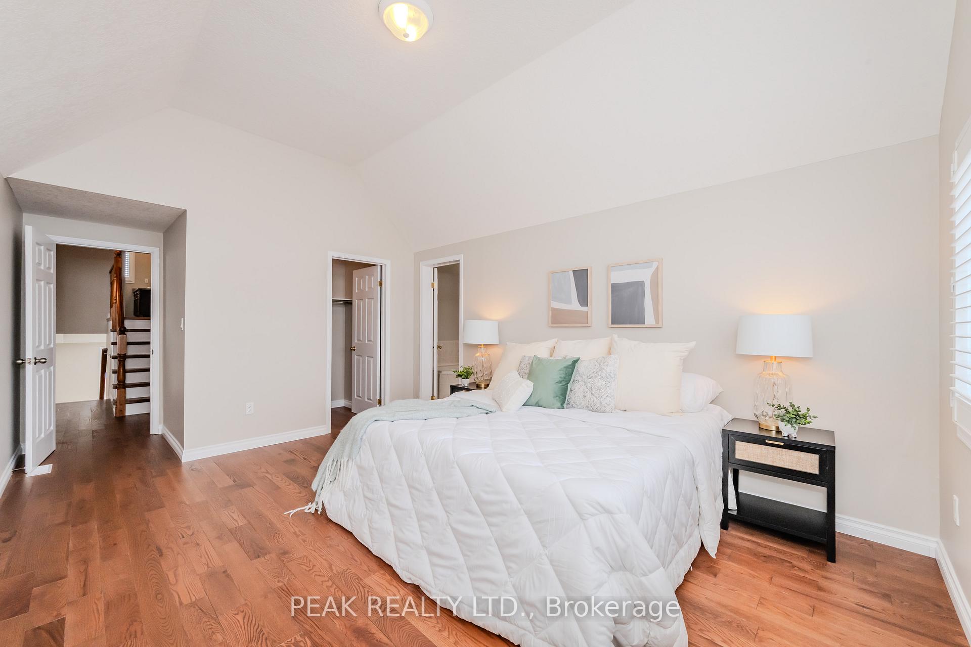 Photo 22 of 39 Winding Meadow Court, Kitchener — HOMEH