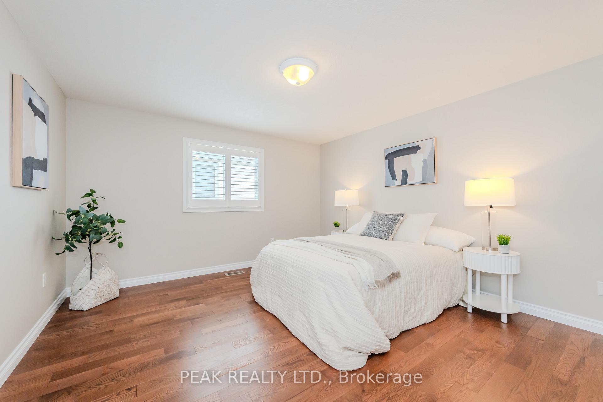 Photo 25 of 39 Winding Meadow Court, Kitchener — HOMEH
