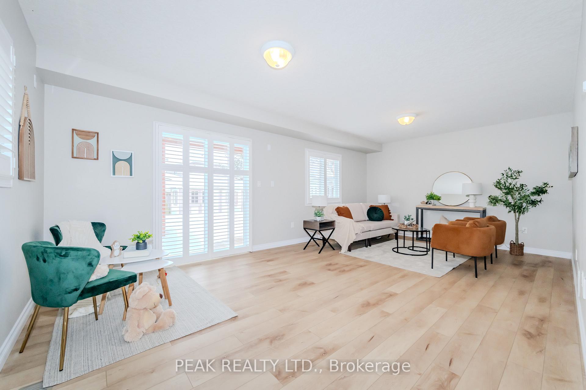 Photo 33 of 39 Winding Meadow Court, Kitchener — HOMEH