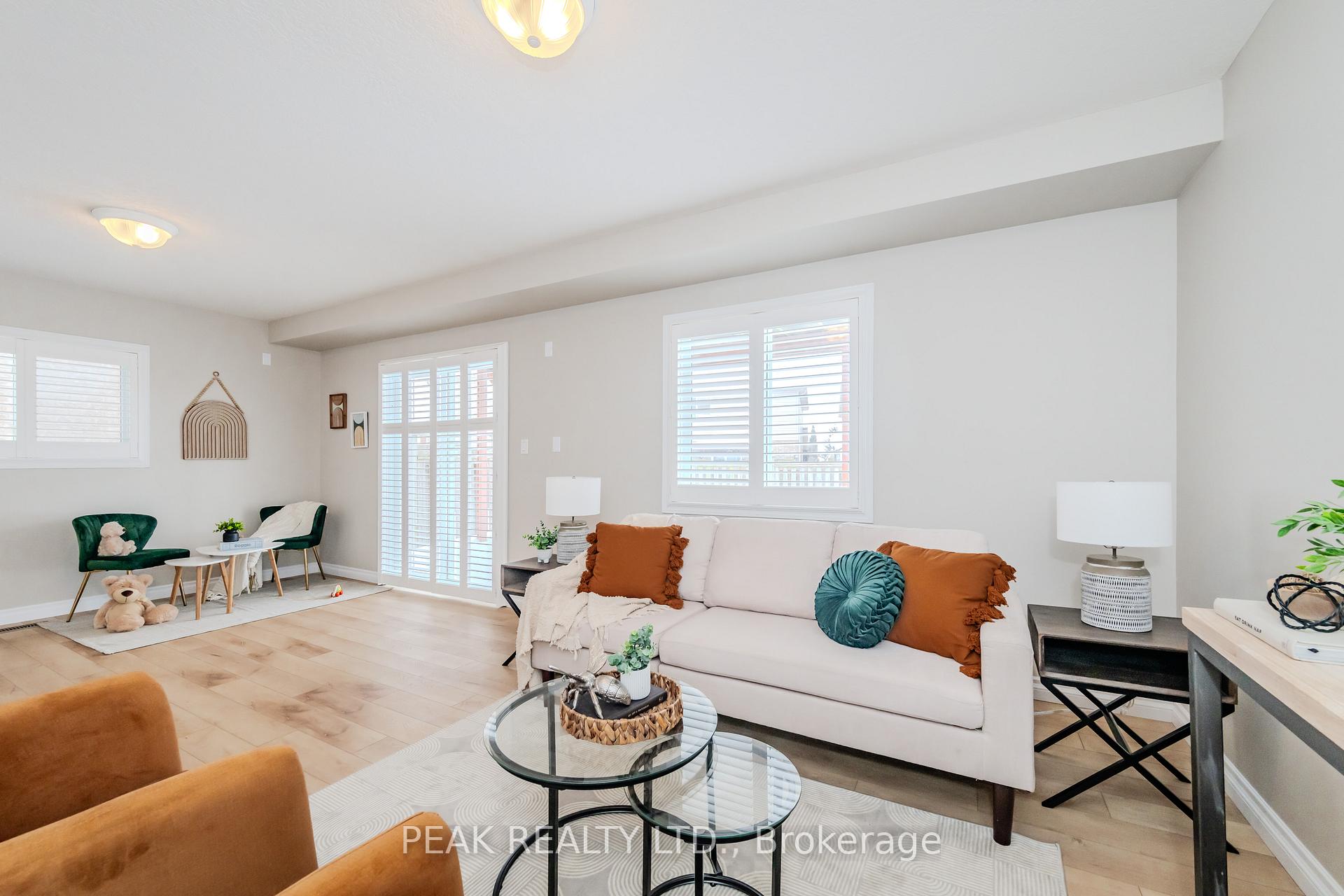 Photo 36 of 39 Winding Meadow Court, Kitchener — HOMEH