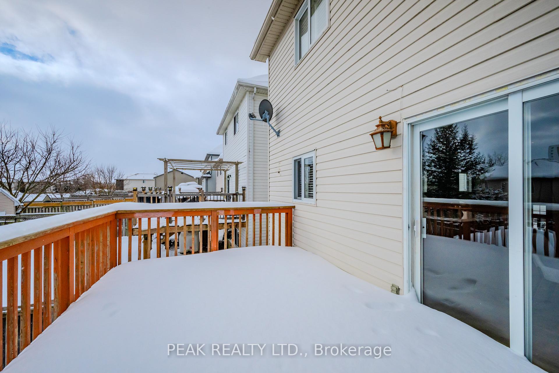 Photo 37 of 39 Winding Meadow Court, Kitchener — HOMEH
