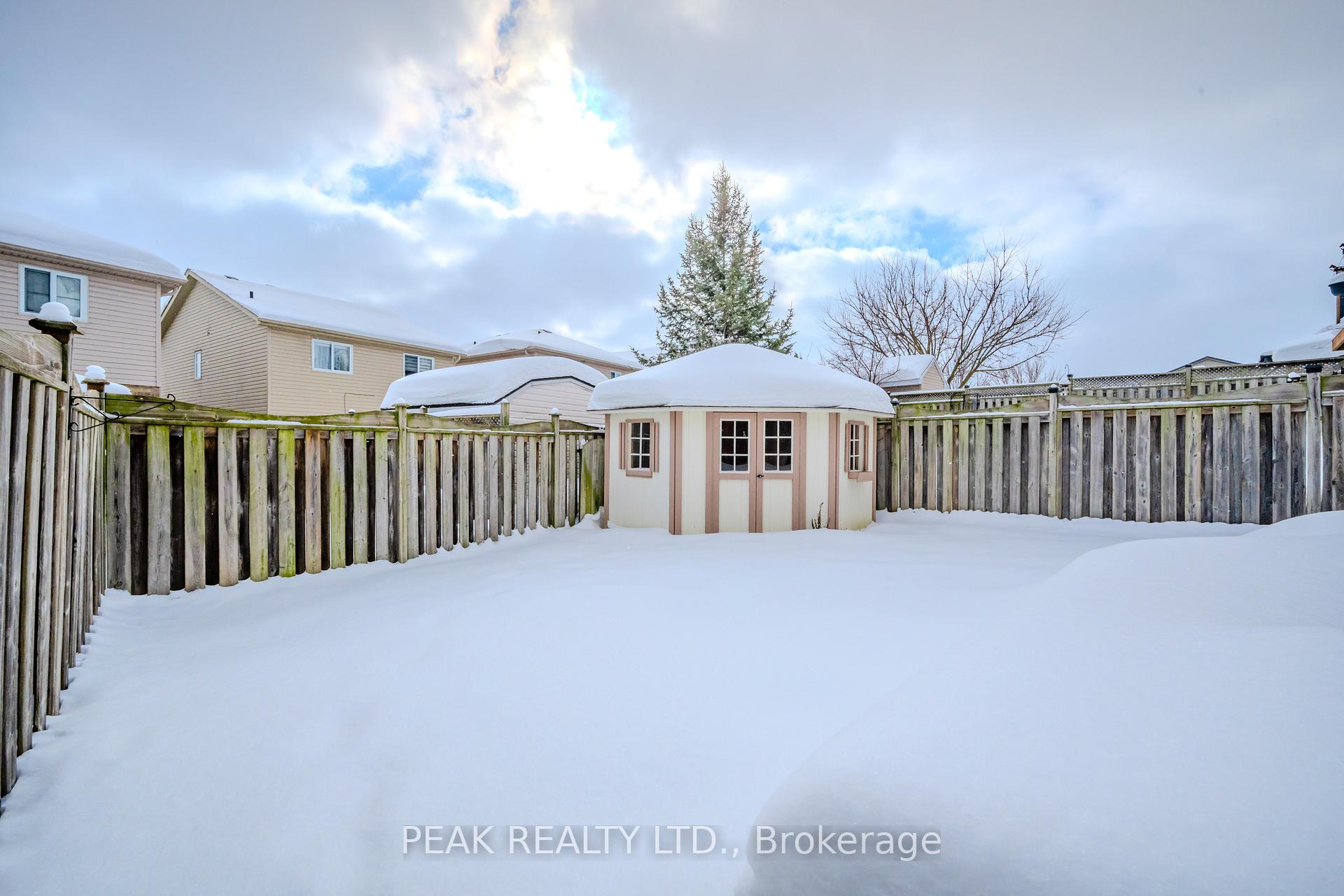 Photo 40 of 39 Winding Meadow Court, Kitchener — HOMEH