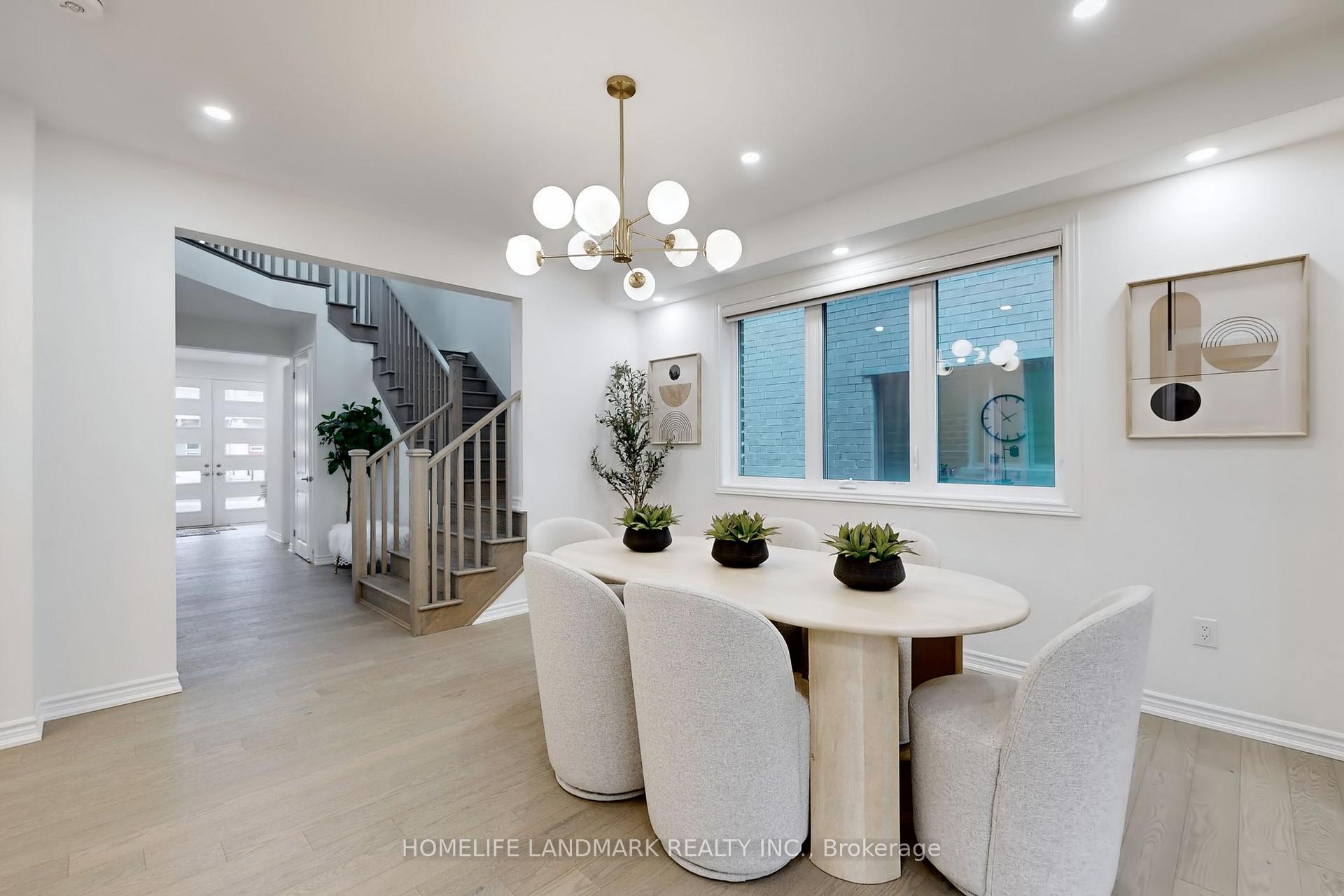 Photo 7 of 13 Therma Crescent, Markham, Victoria Square — HOMEH