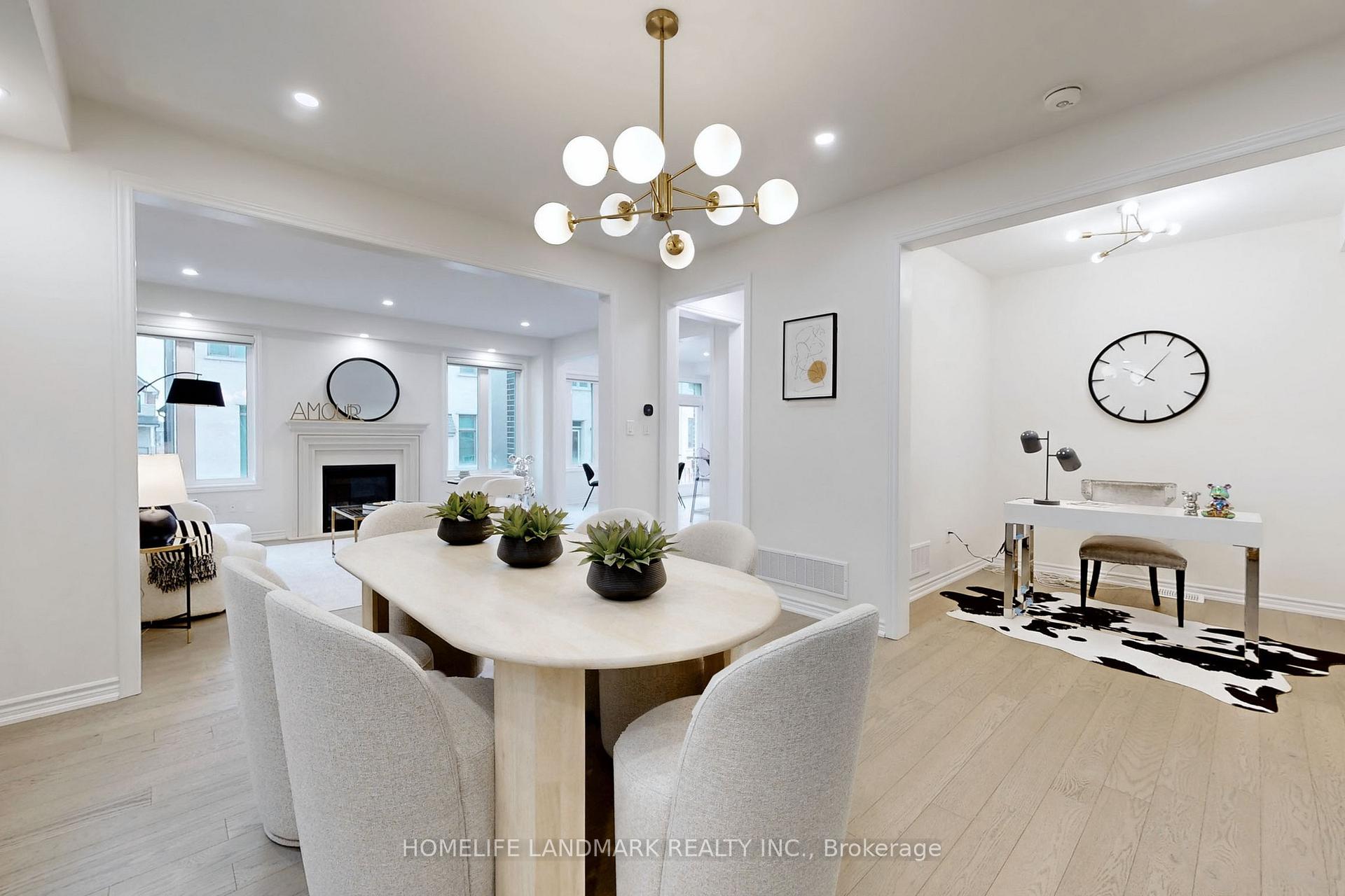 Photo 9 of 13 Therma Crescent, Markham, Victoria Square — HOMEH