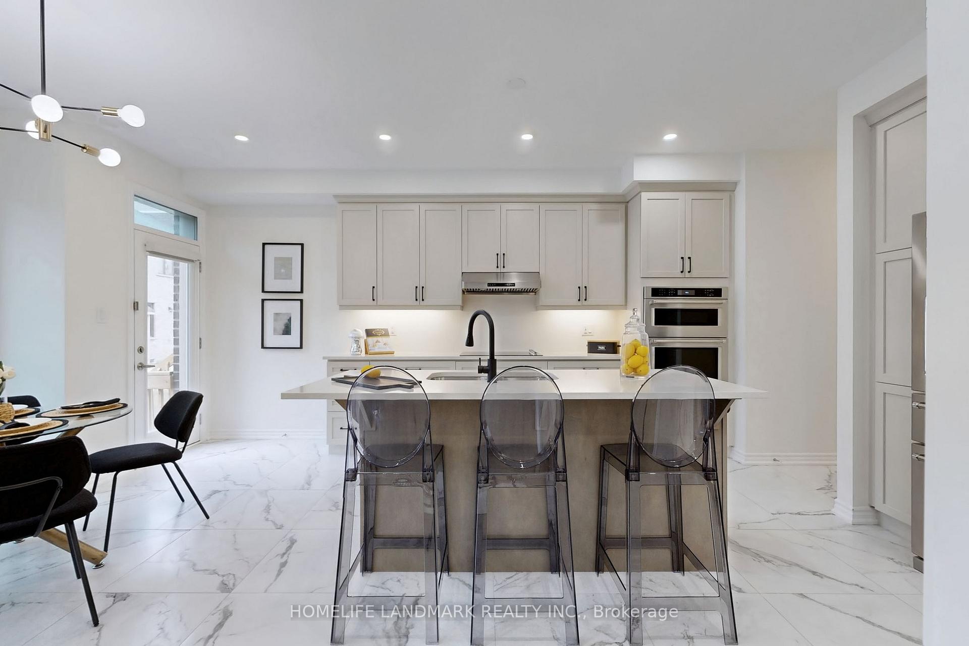 Photo 11 of 13 Therma Crescent, Markham, Victoria Square — HOMEH