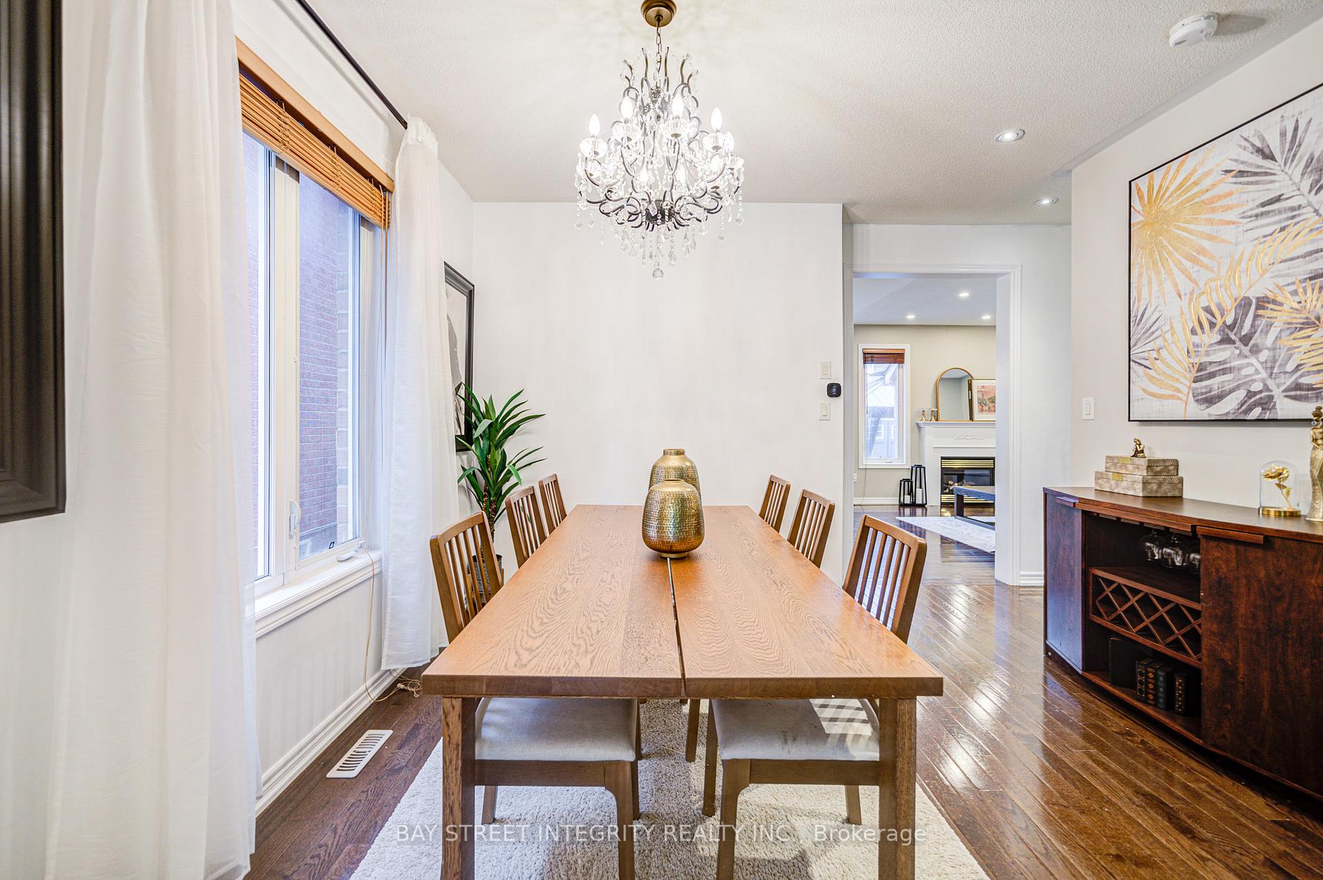 Photo 8 of 39 Forestbrook Drive, Markham, Box Grove — HOMEH