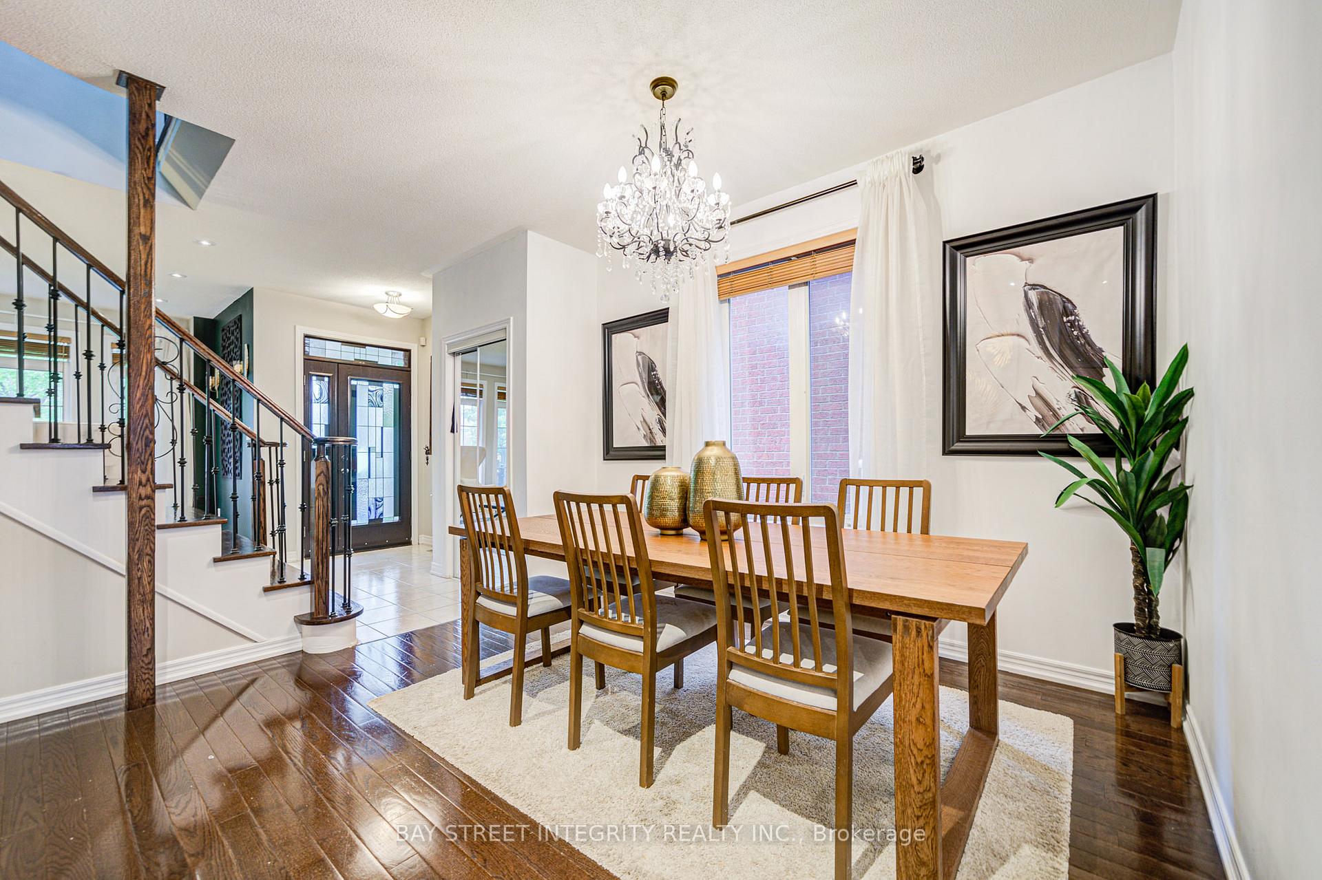 Photo 10 of 39 Forestbrook Drive, Markham, Box Grove — HOMEH