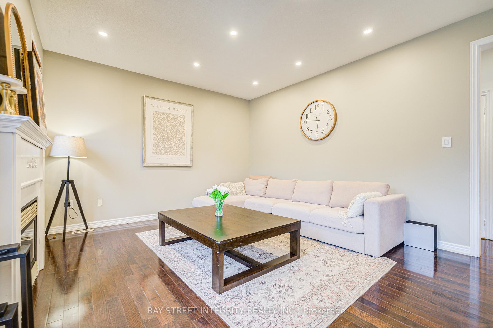 Photo 16 of 39 Forestbrook Drive, Markham, Box Grove — HOMEH