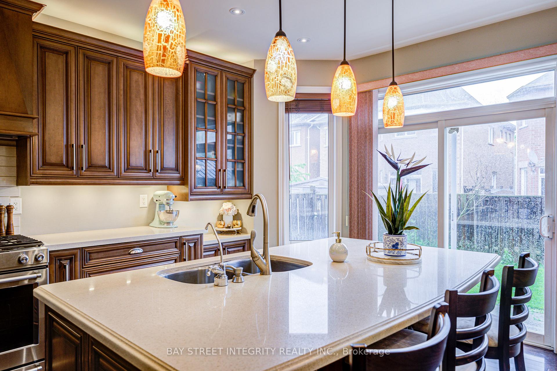 Photo 20 of 39 Forestbrook Drive, Markham, Box Grove — HOMEH