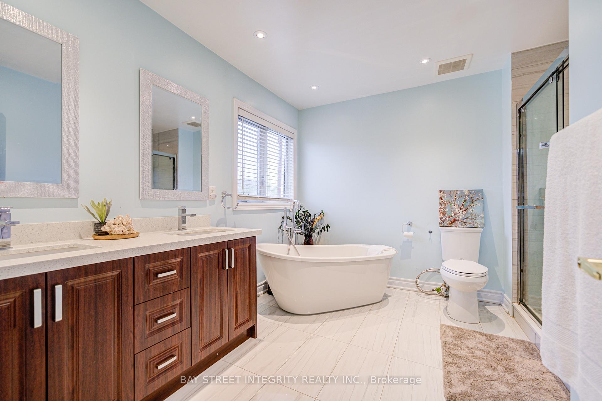 Photo 24 of 39 Forestbrook Drive, Markham, Box Grove — HOMEH