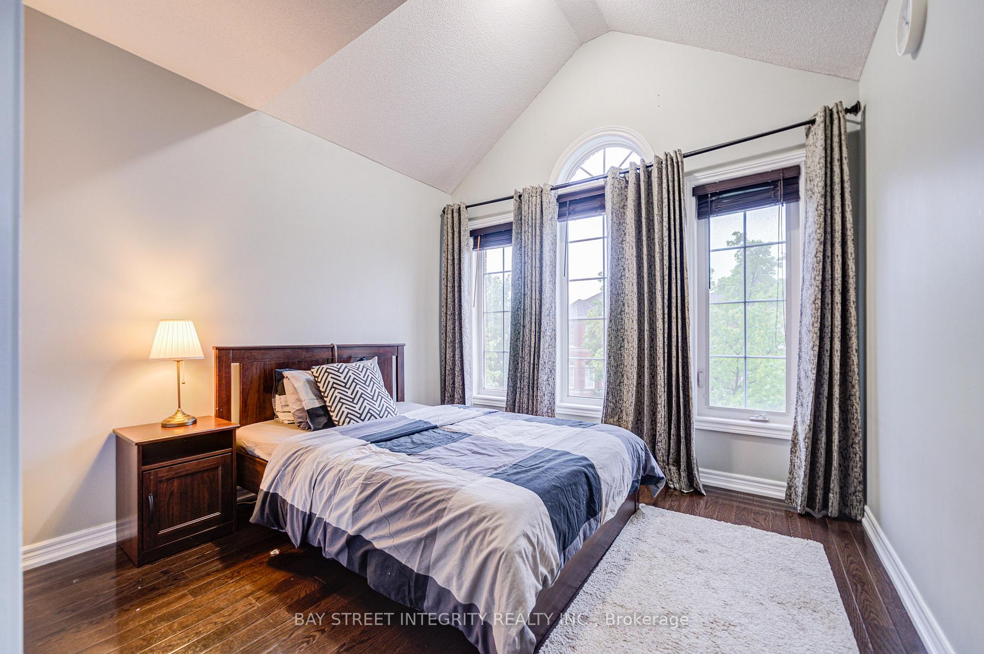 Photo 32 of 39 Forestbrook Drive, Markham, Box Grove — HOMEH