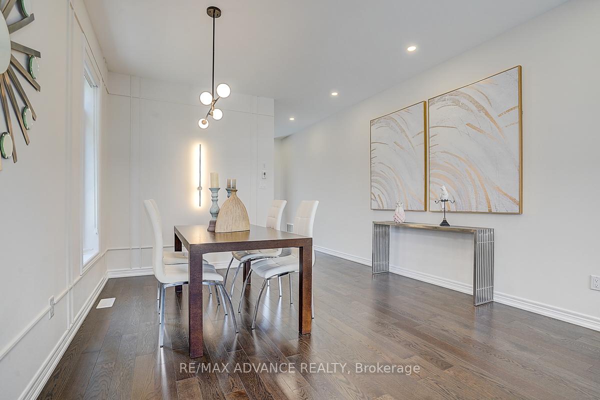 Photo 5 of 24 Decast Crescent, Markham, Box Grove — HOMEH