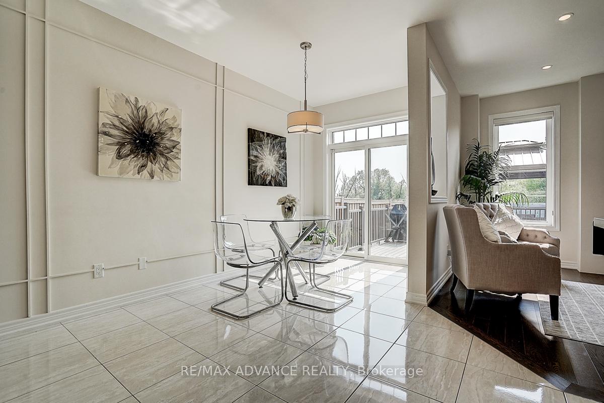 Photo 10 of 24 Decast Crescent, Markham, Box Grove — HOMEH
