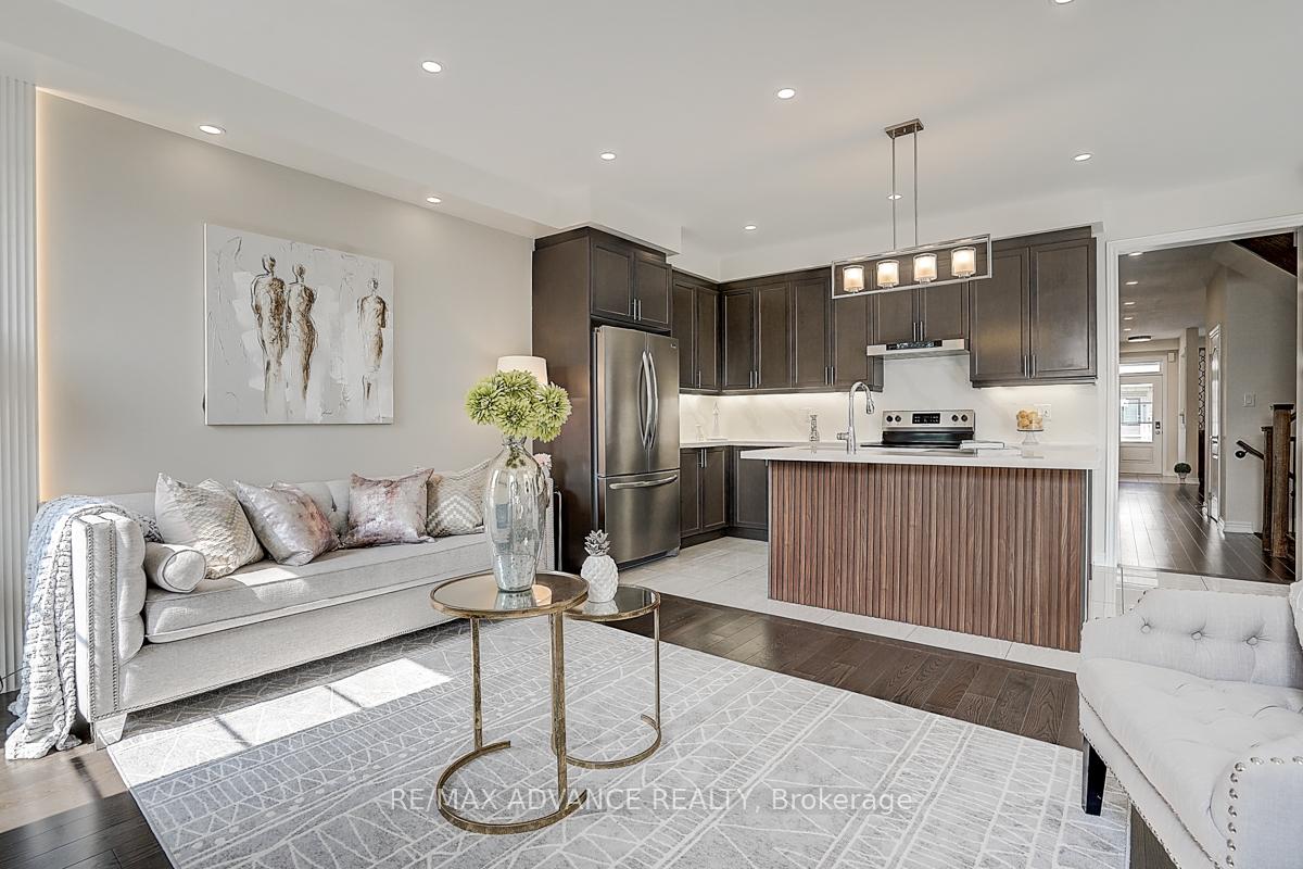 Photo 20 of 24 Decast Crescent, Markham, Box Grove — HOMEH