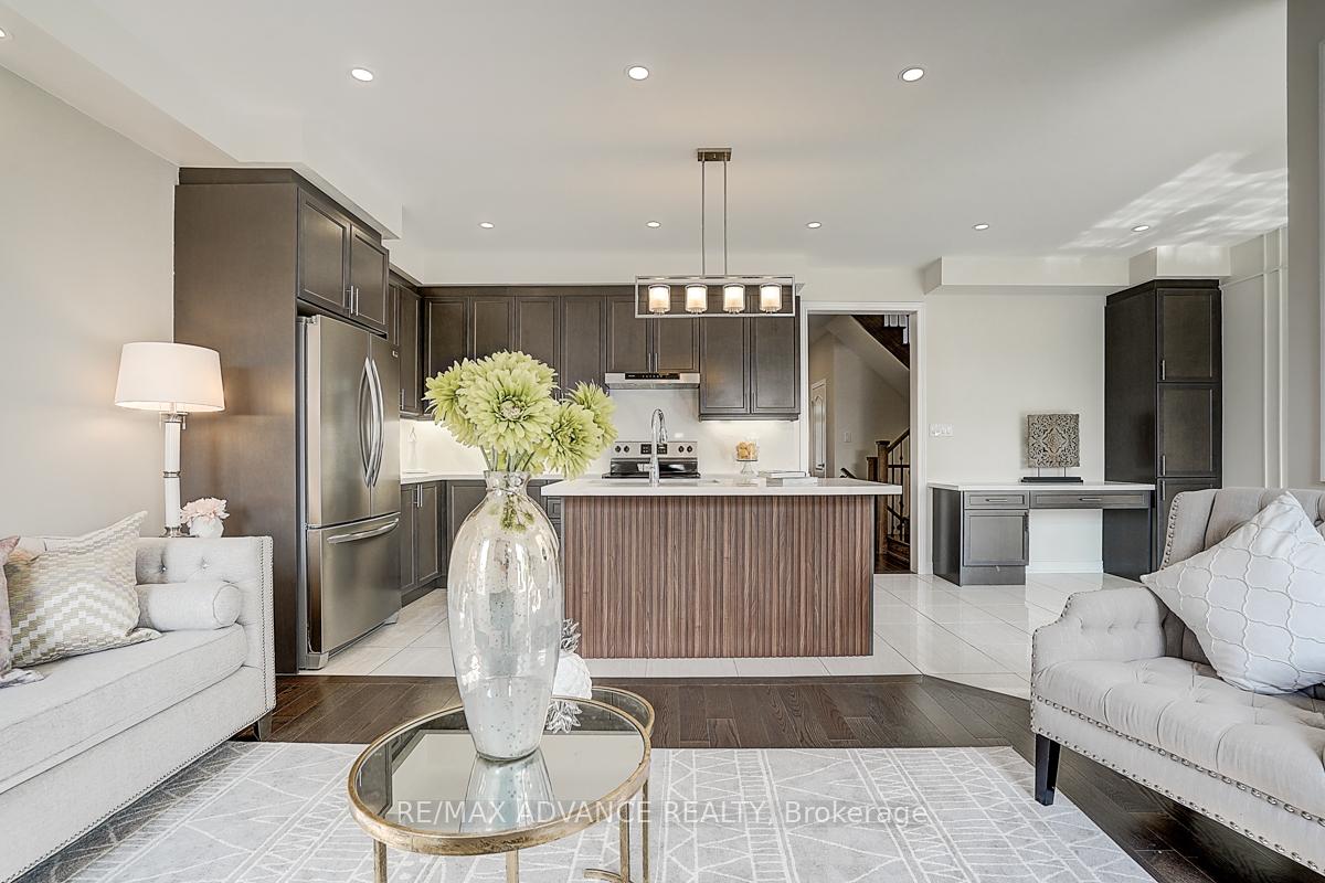 Photo 21 of 24 Decast Crescent, Markham, Box Grove — HOMEH