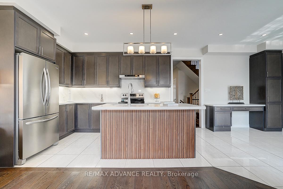 Photo 22 of 24 Decast Crescent, Markham, Box Grove — HOMEH