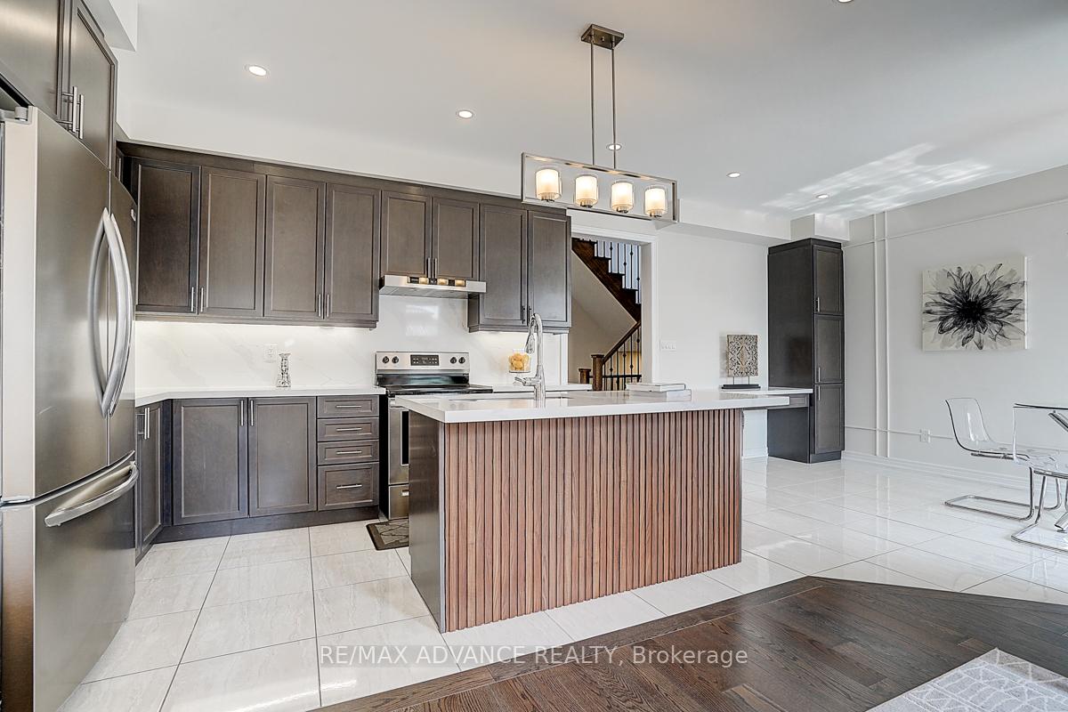 Photo 23 of 24 Decast Crescent, Markham, Box Grove — HOMEH
