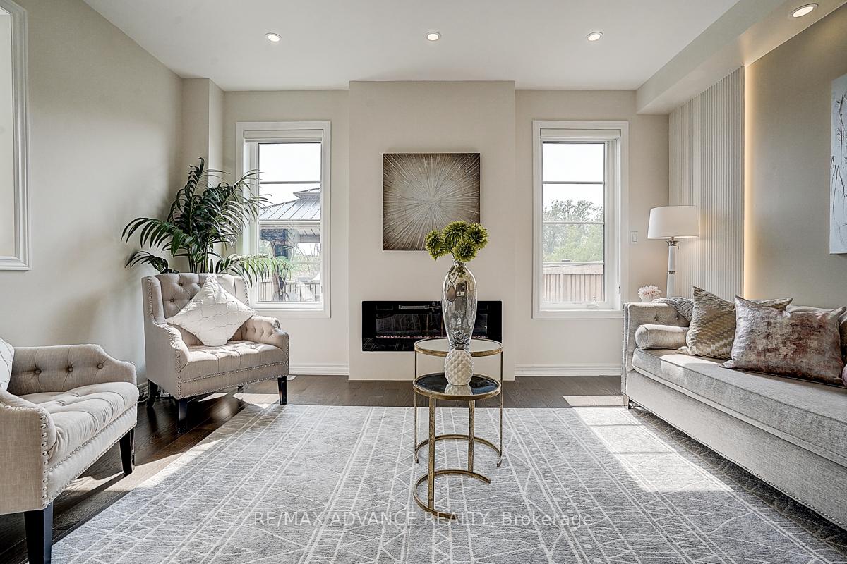 Photo 26 of 24 Decast Crescent, Markham, Box Grove — HOMEH
