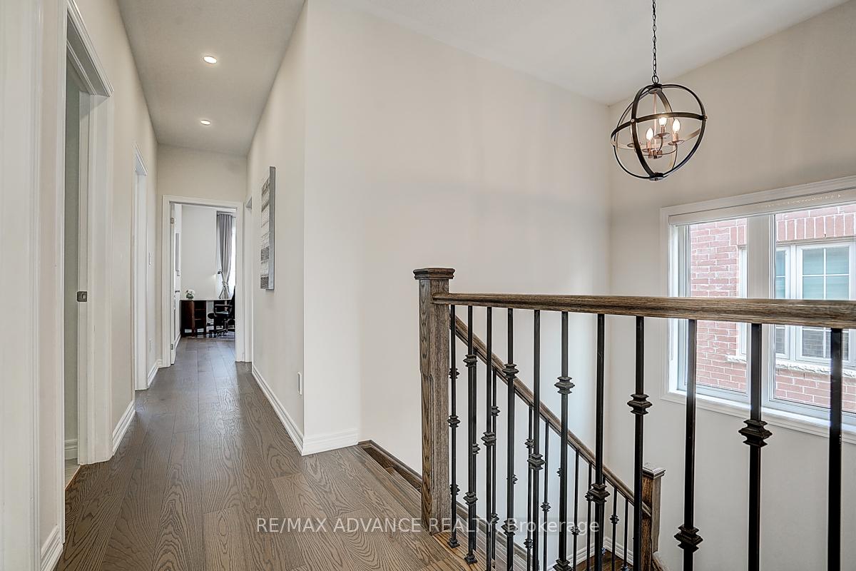 Photo 28 of 24 Decast Crescent, Markham, Box Grove — HOMEH