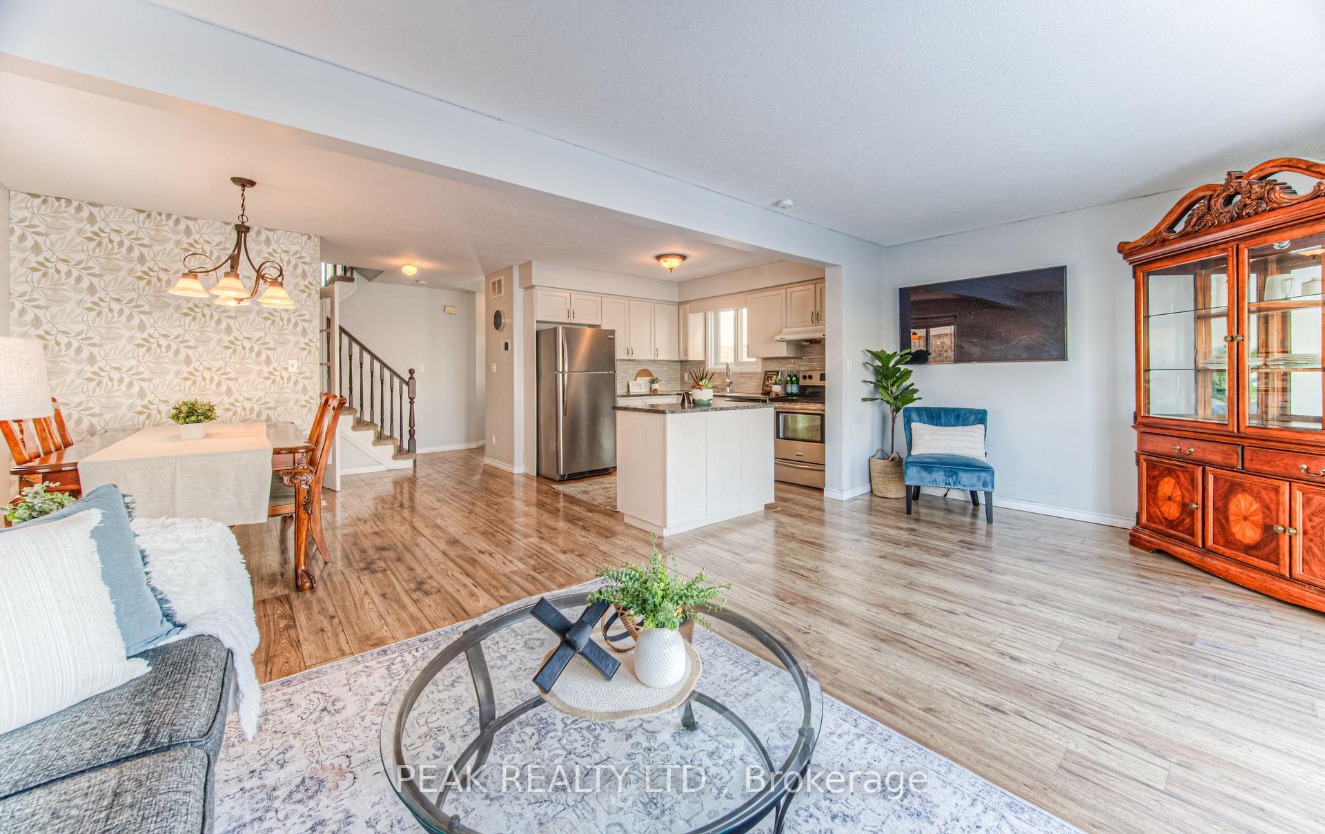 Photo 12 of 1101 Copper Leaf Crescent, Kitchener — HOMEH