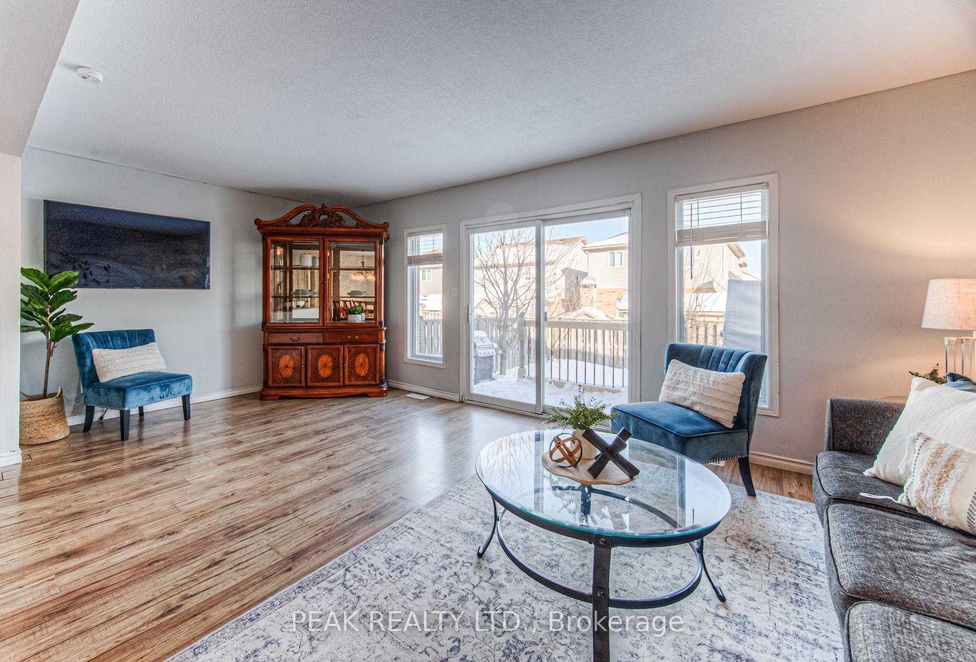Photo 13 of 1101 Copper Leaf Crescent, Kitchener — HOMEH