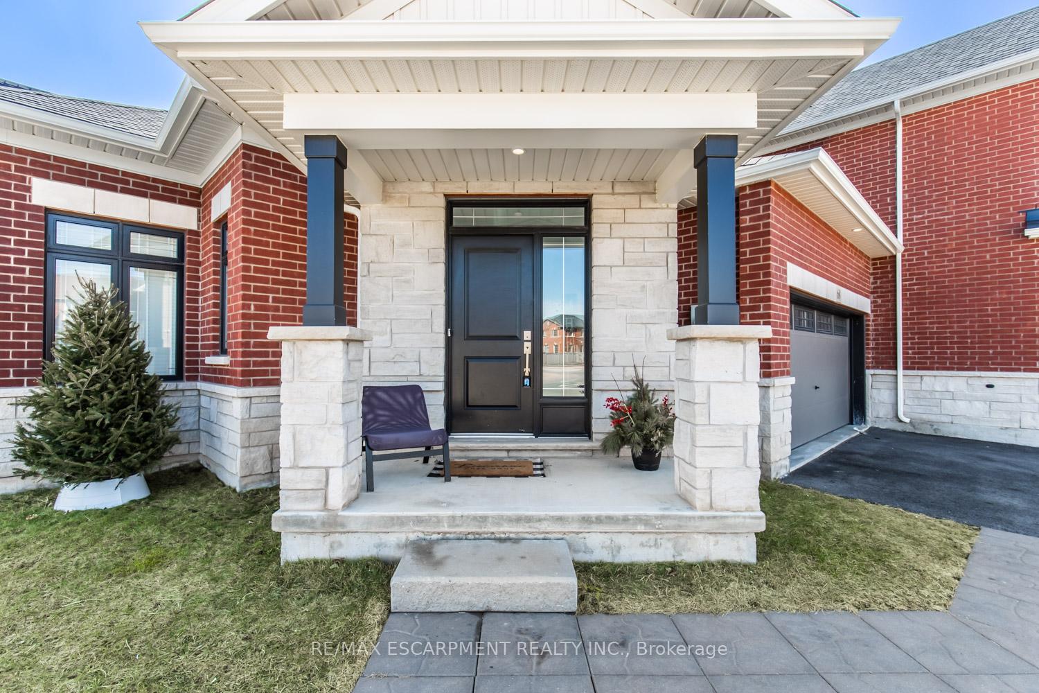 Photo 3 of 68 Skinner Road, Hamilton, Waterdown — HOMEH