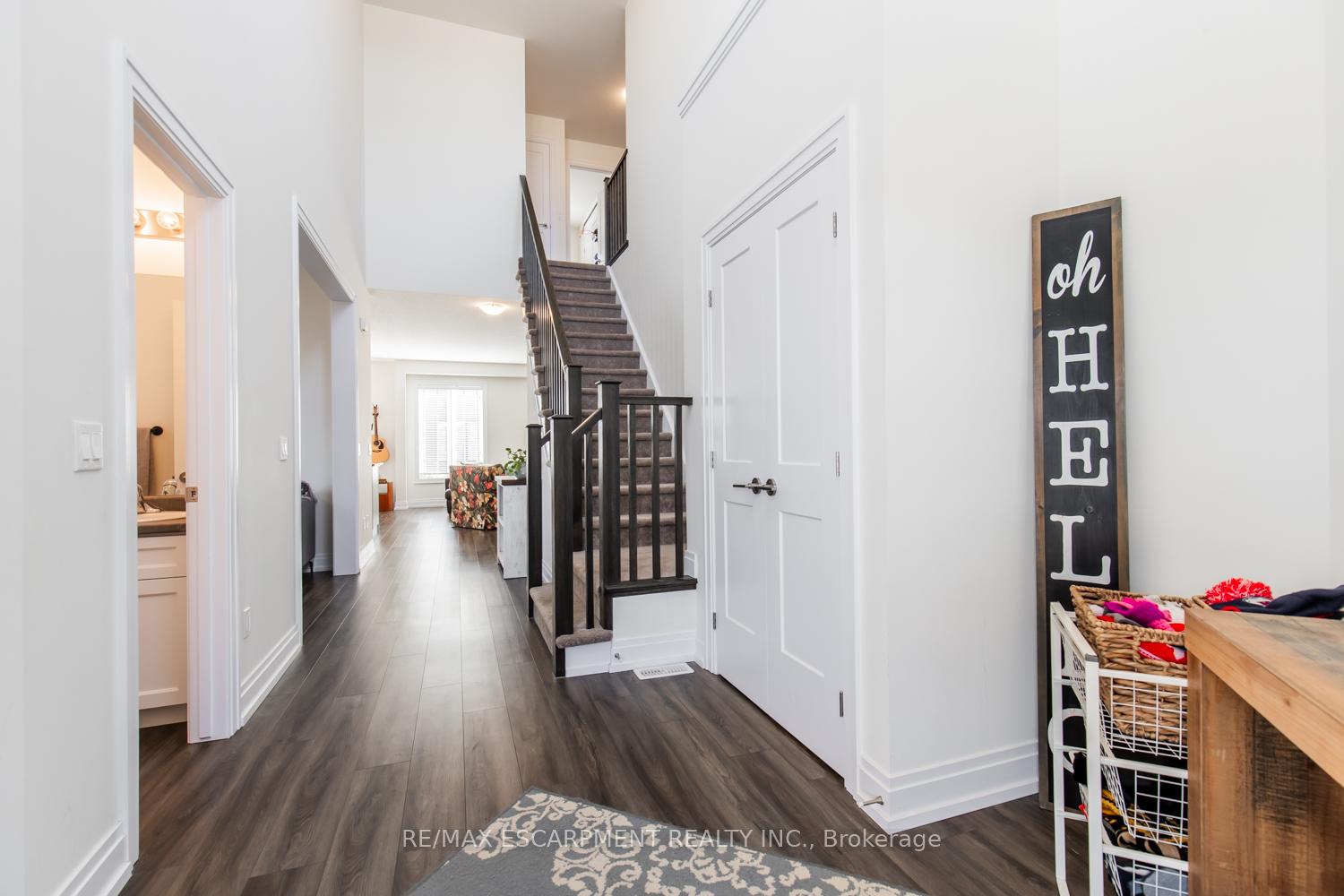 Photo 6 of 68 Skinner Road, Hamilton, Waterdown — HOMEH