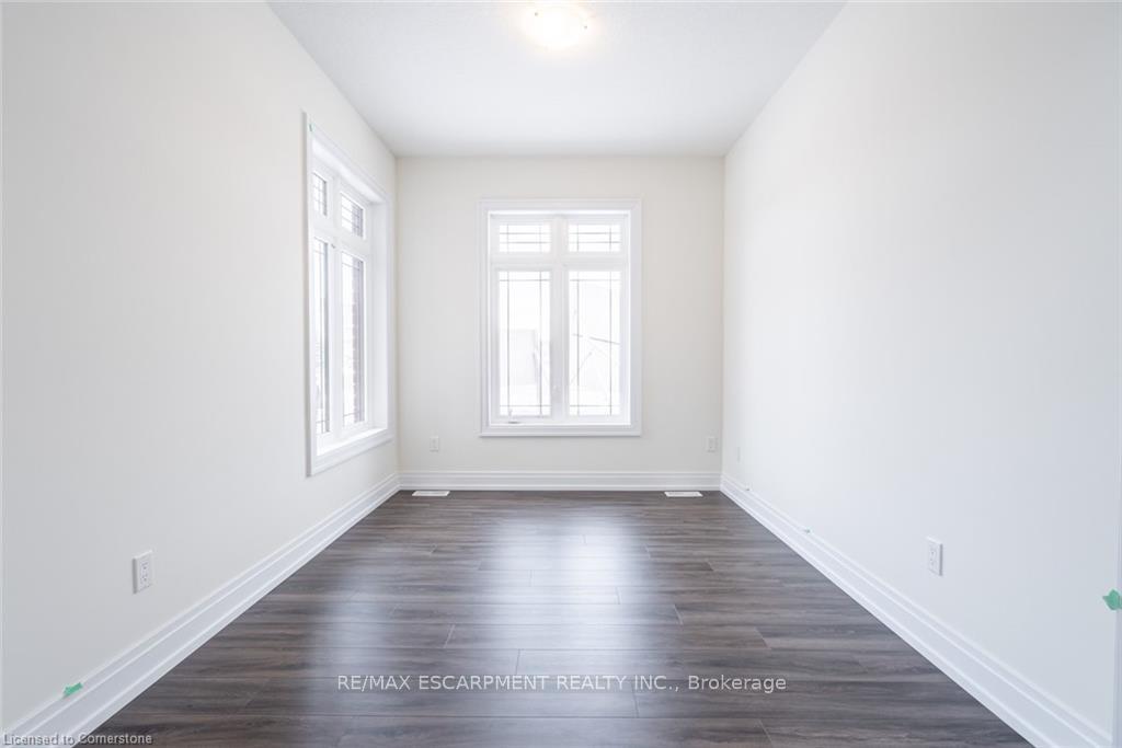 Photo 9 of 68 Skinner Road, Hamilton, Waterdown — HOMEH