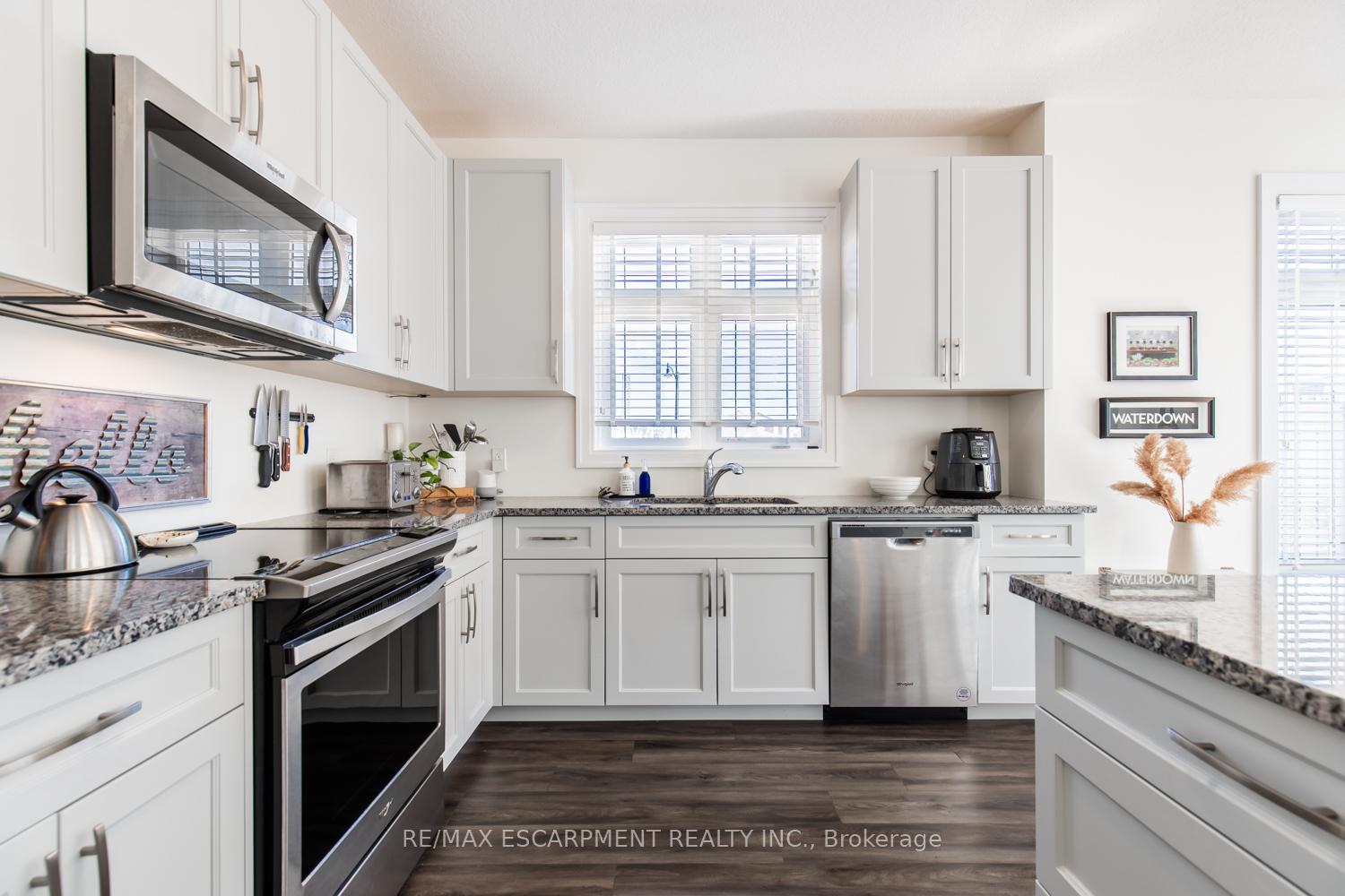 Photo 12 of 68 Skinner Road, Hamilton, Waterdown — HOMEH