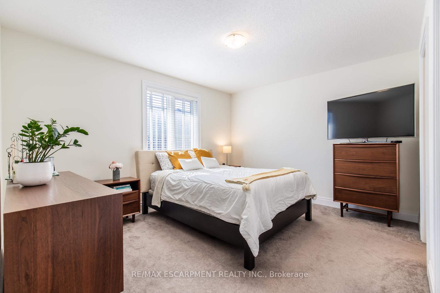 Photo 27 of 68 Skinner Road, Hamilton, Waterdown — HOMEH