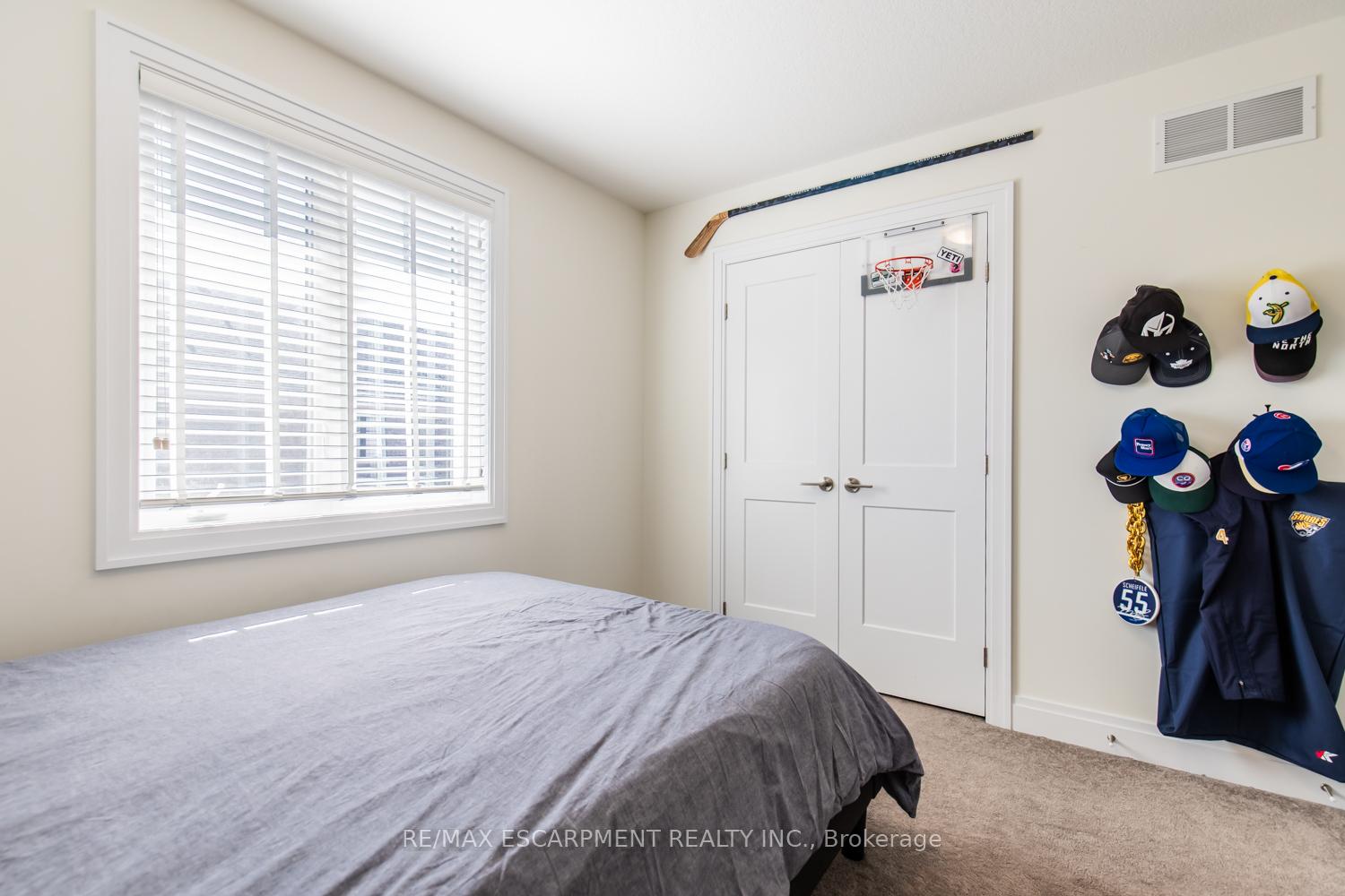 Photo 32 of 68 Skinner Road, Hamilton, Waterdown — HOMEH