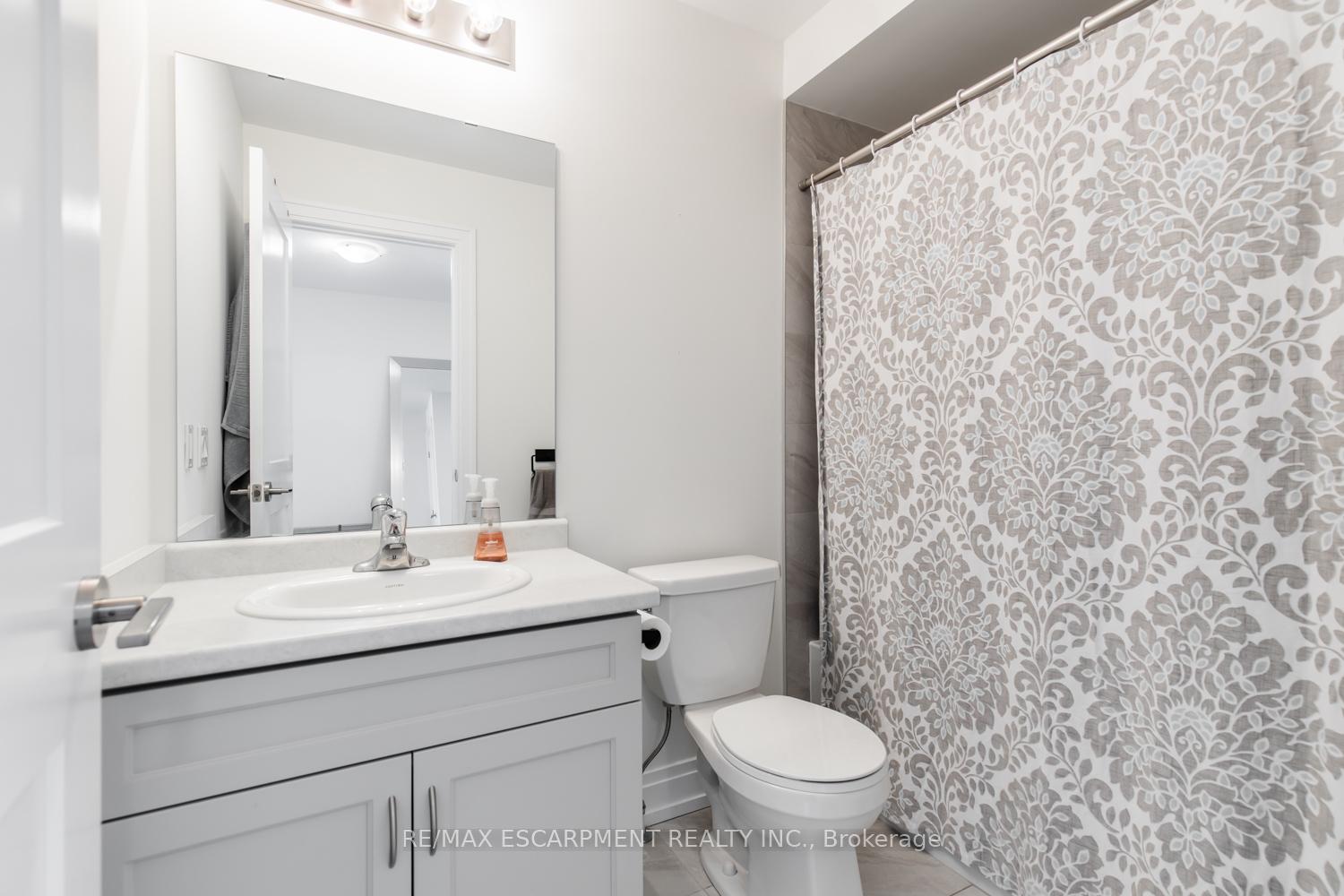 Photo 37 of 68 Skinner Road, Hamilton, Waterdown — HOMEH