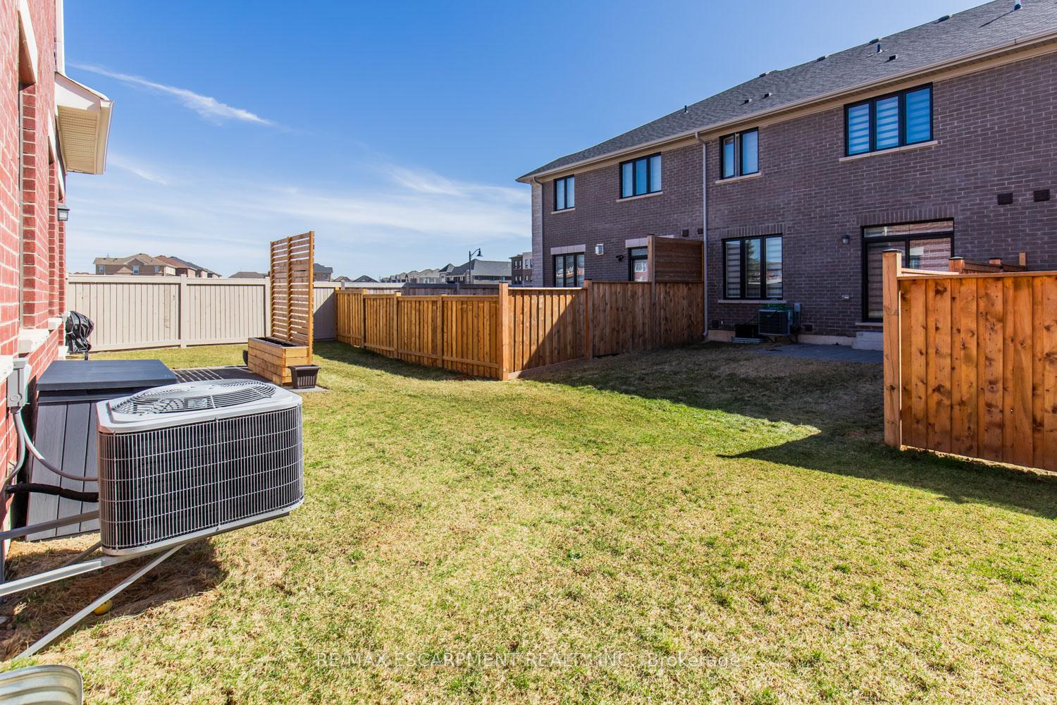 Photo 40 of 68 Skinner Road, Hamilton, Waterdown — HOMEH