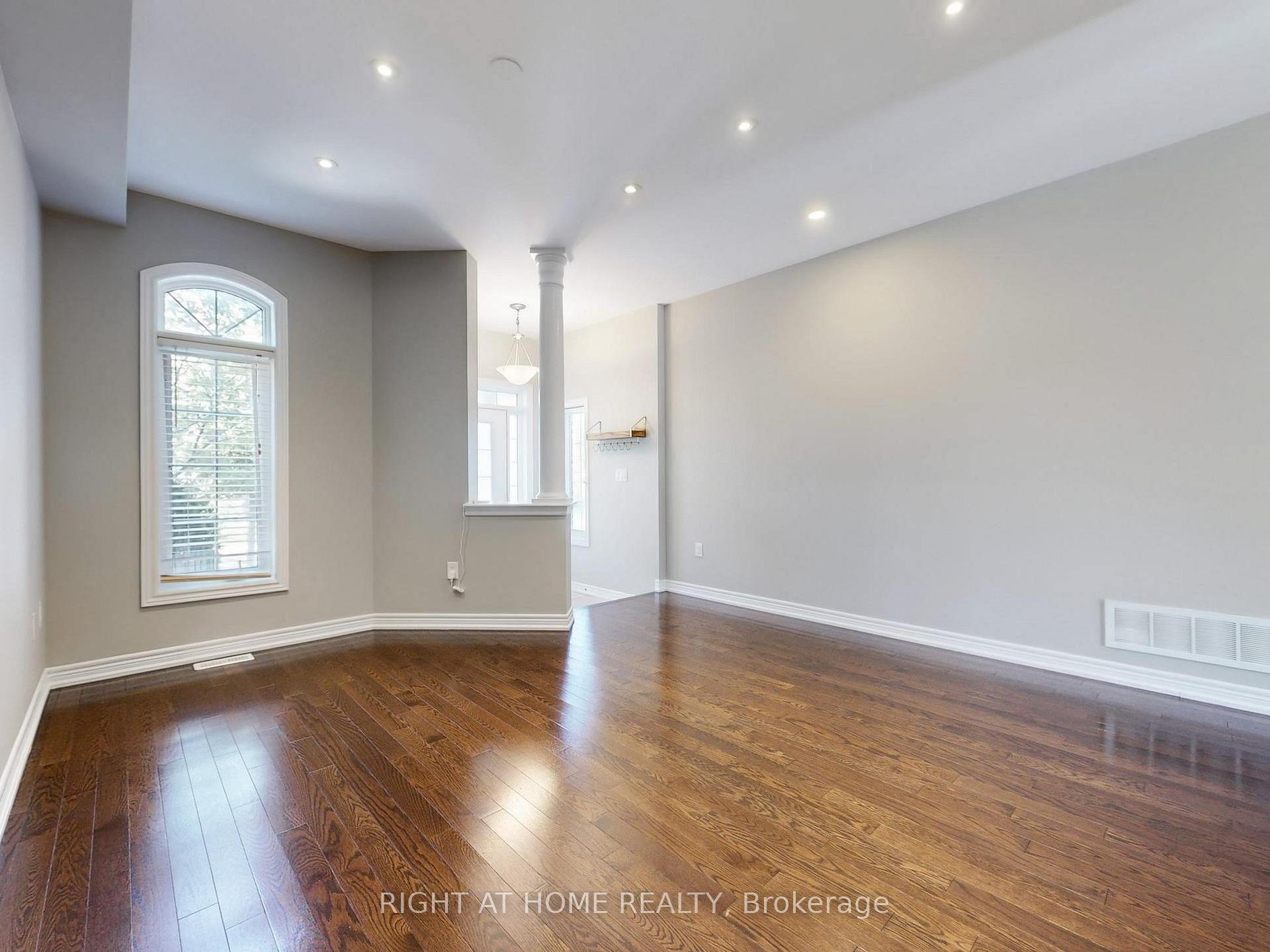 Photo 3 of 537 Vaughan Court, Milton, Scott — HOMEH