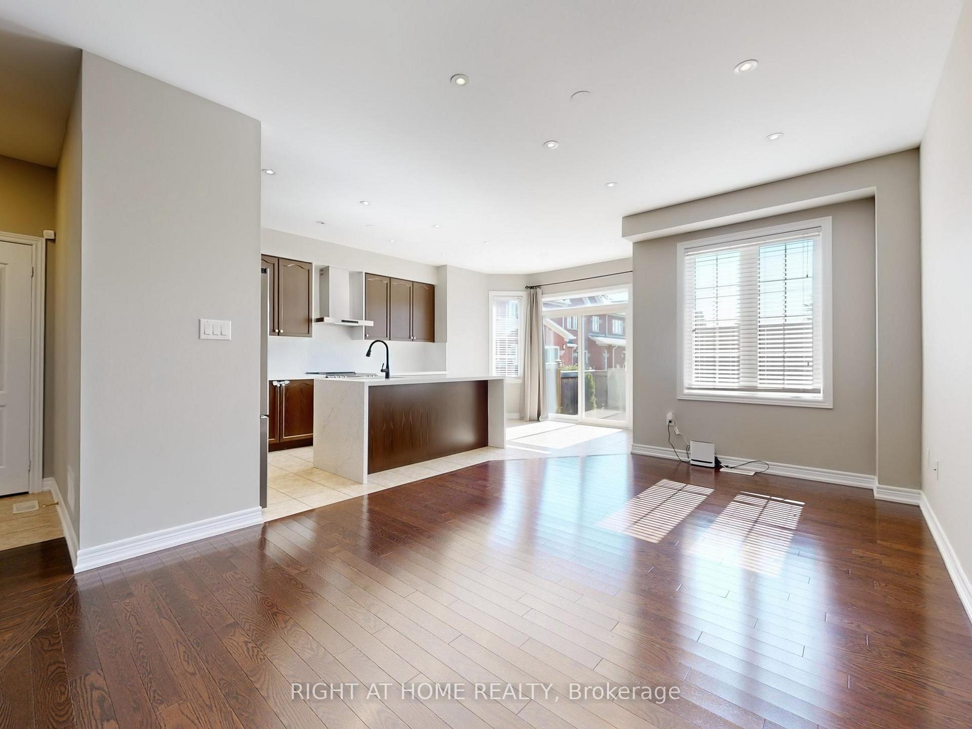 Photo 8 of 537 Vaughan Court, Milton, Scott — HOMEH