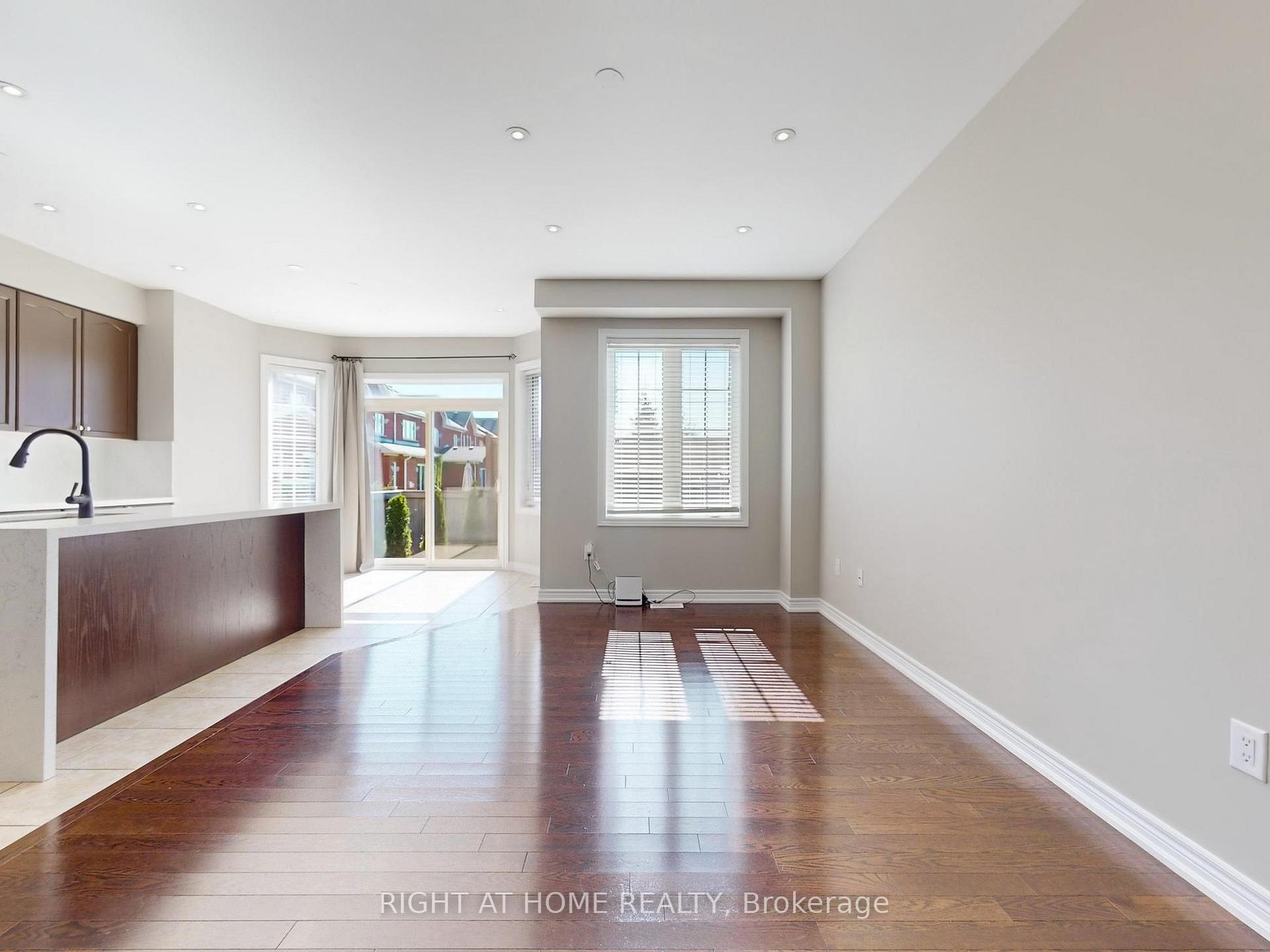 Photo 10 of 537 Vaughan Court, Milton, Scott — HOMEH