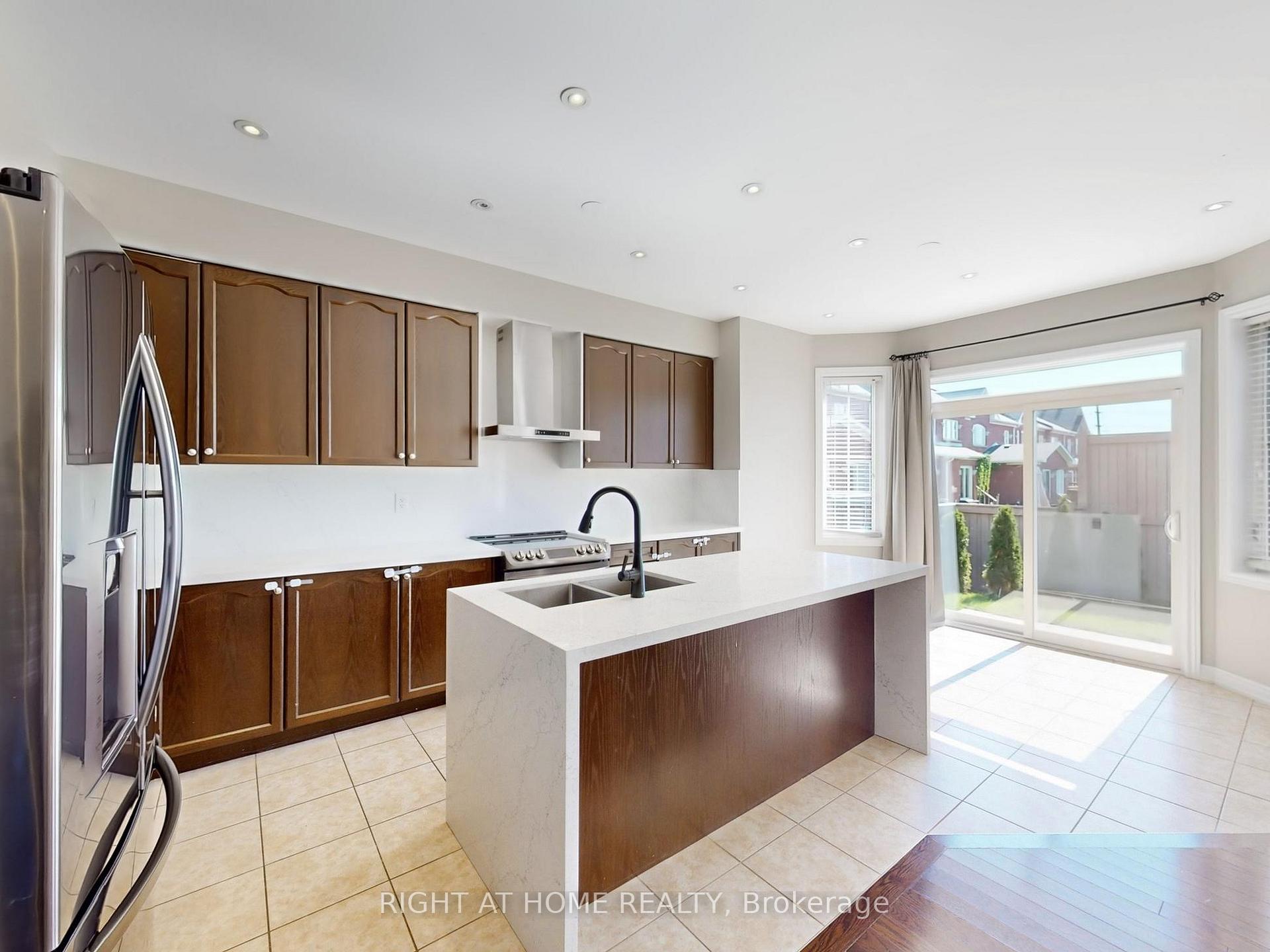 Photo 12 of 537 Vaughan Court, Milton, Scott — HOMEH