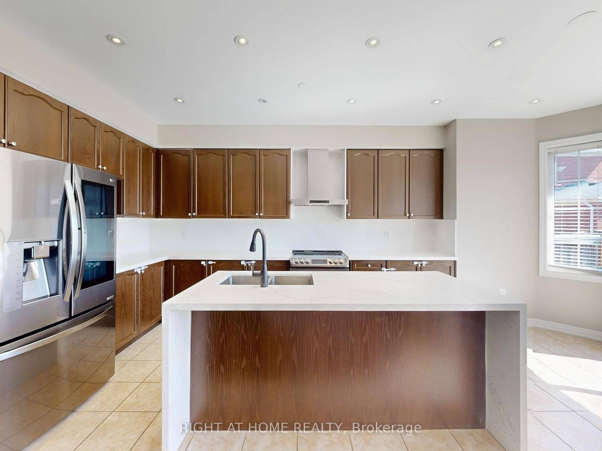 Photo 13 of 537 Vaughan Court, Milton, Scott — HOMEH
