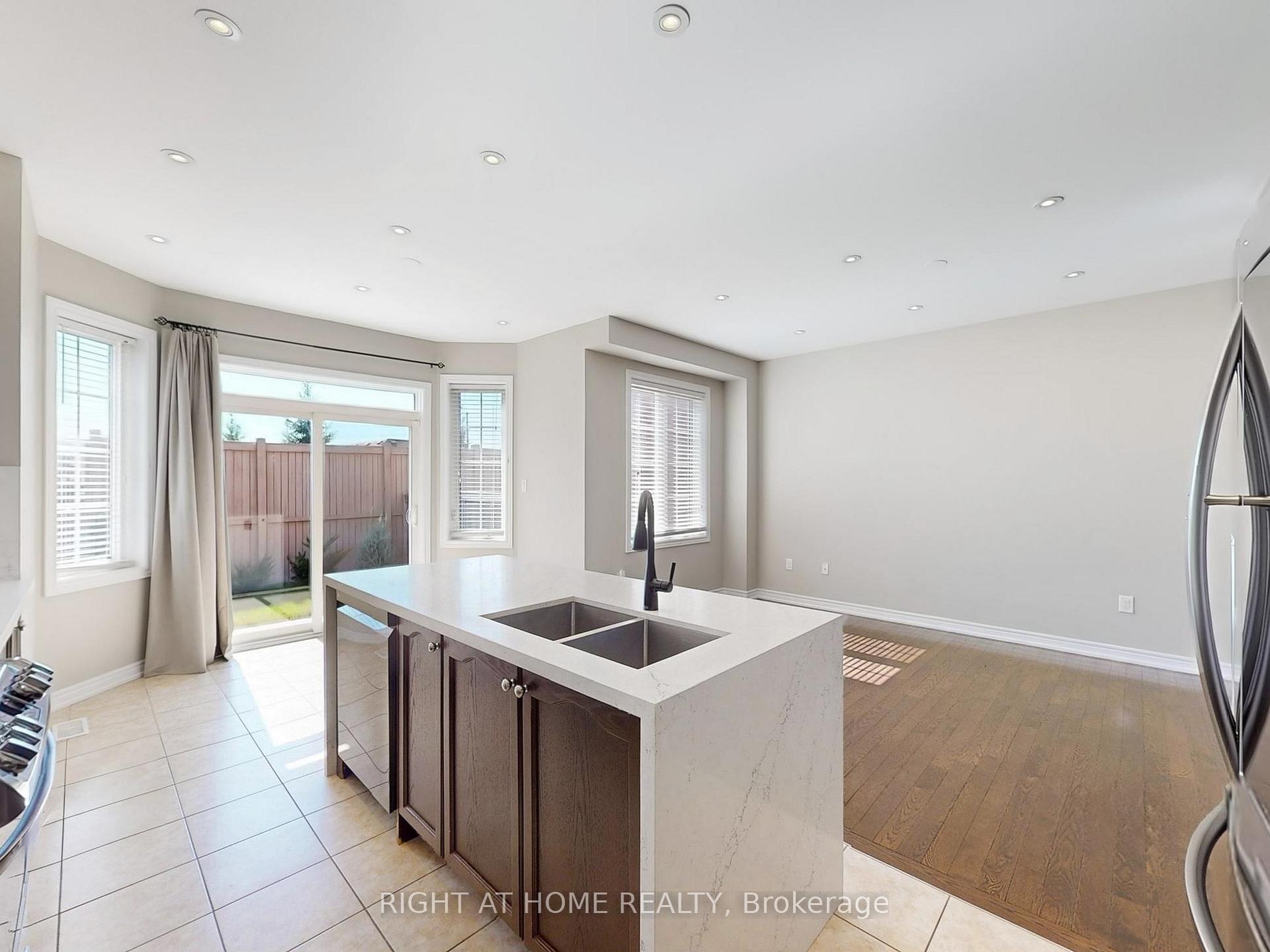Photo 14 of 537 Vaughan Court, Milton, Scott — HOMEH