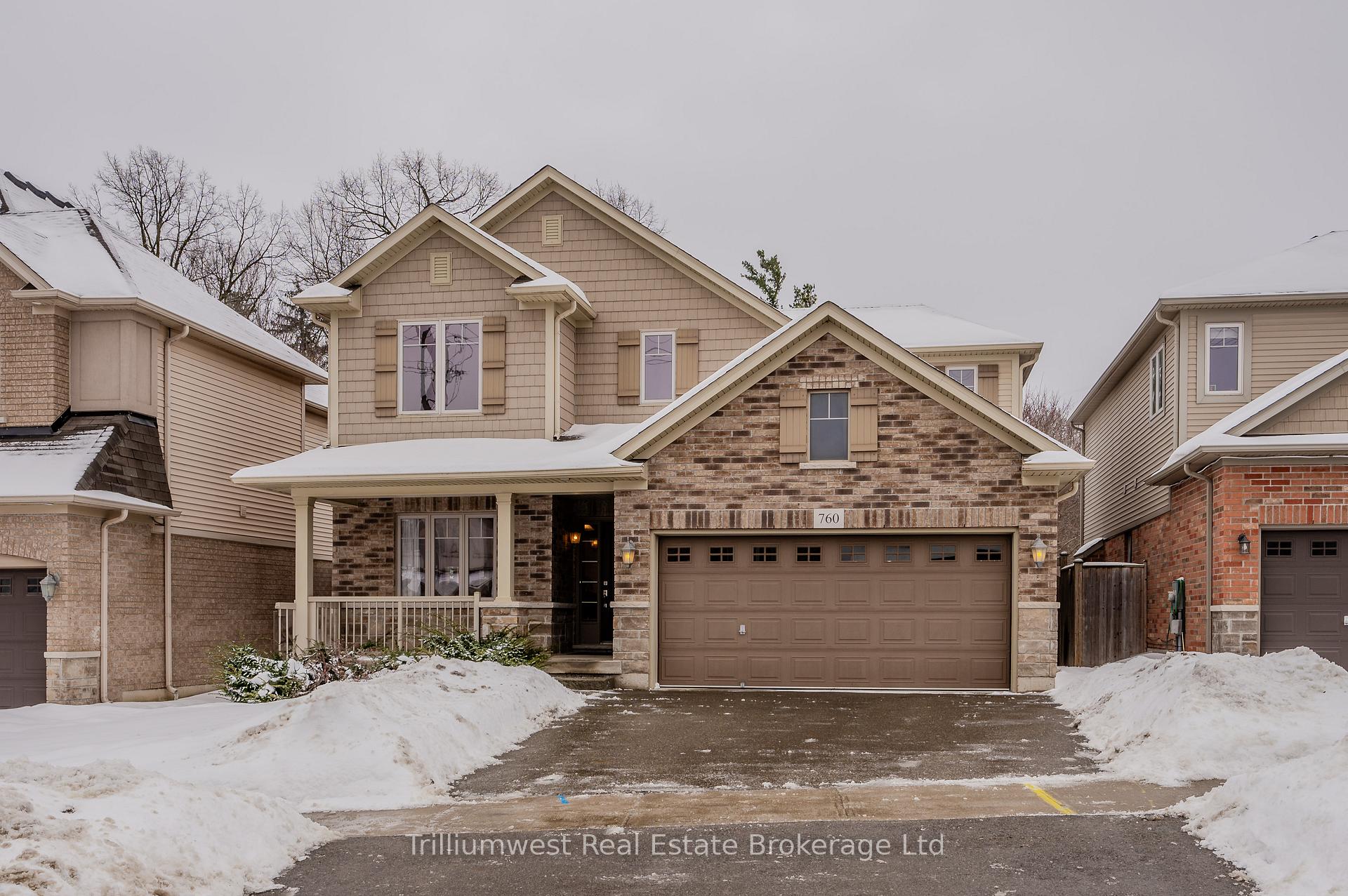 Photo 2 of 760 Robert Ferrie Drive, Kitchener — HOMEH
