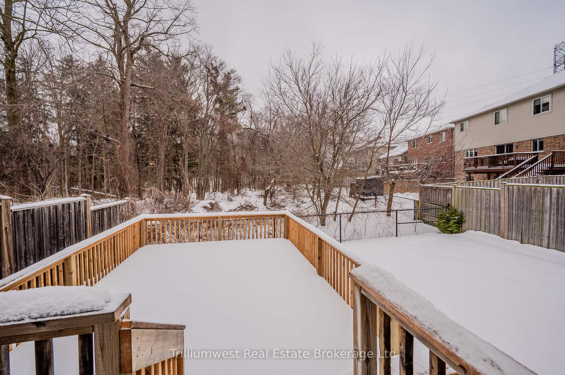 Photo 4 of 760 Robert Ferrie Drive, Kitchener — HOMEH