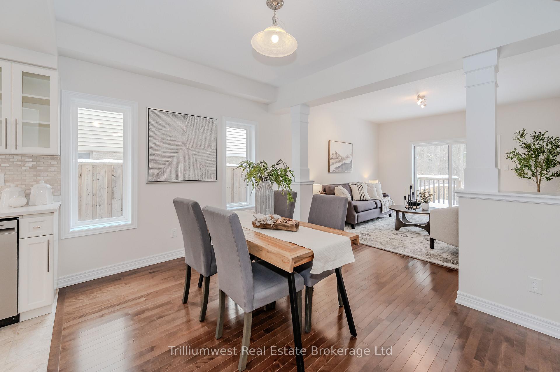 Photo 11 of 760 Robert Ferrie Drive, Kitchener — HOMEH