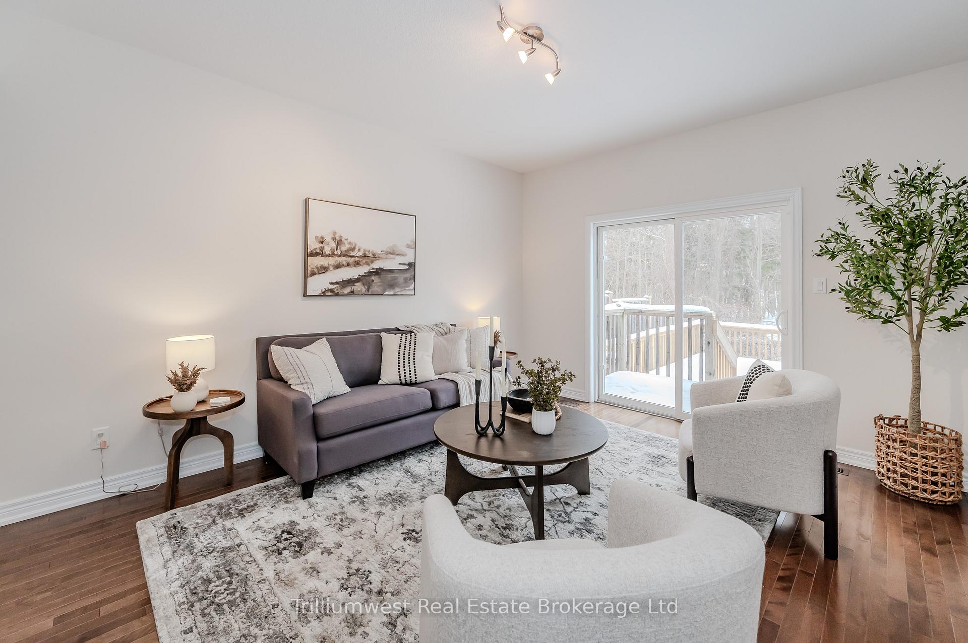 Photo 13 of 760 Robert Ferrie Drive, Kitchener — HOMEH