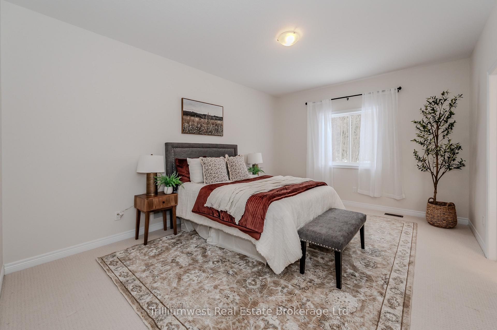 Photo 17 of 760 Robert Ferrie Drive, Kitchener — HOMEH